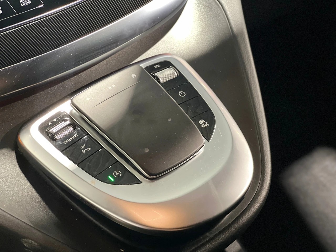 MERCEDES-BENZ V 250 d lang 4matic Van-image-18