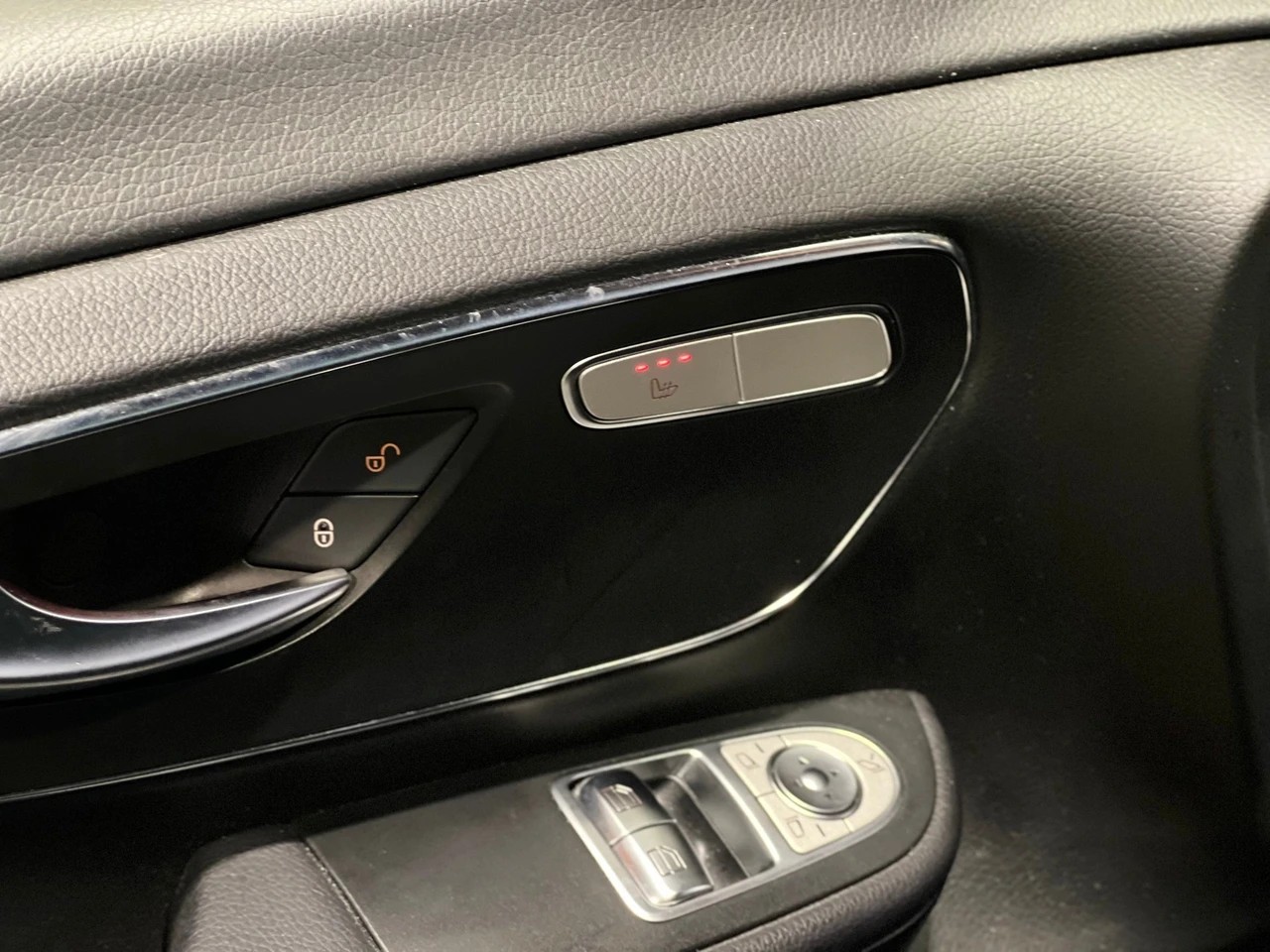 MERCEDES-BENZ V 250 d lang 4matic Van-image-19