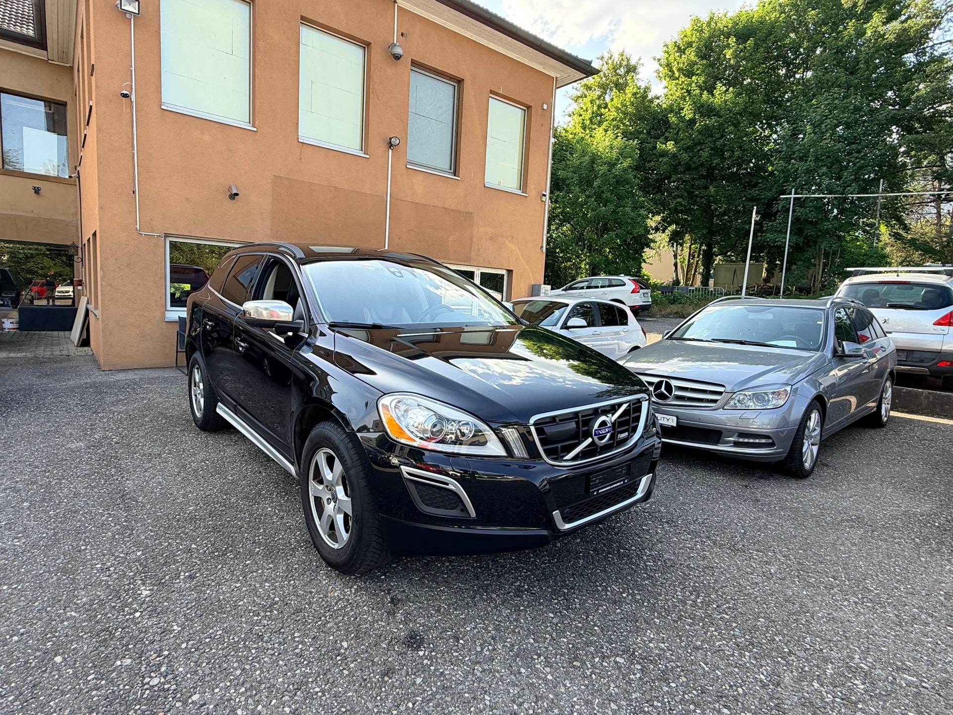 VOLVO XC60 T6 AWD R-Design Geartronic-showroom-element-1
