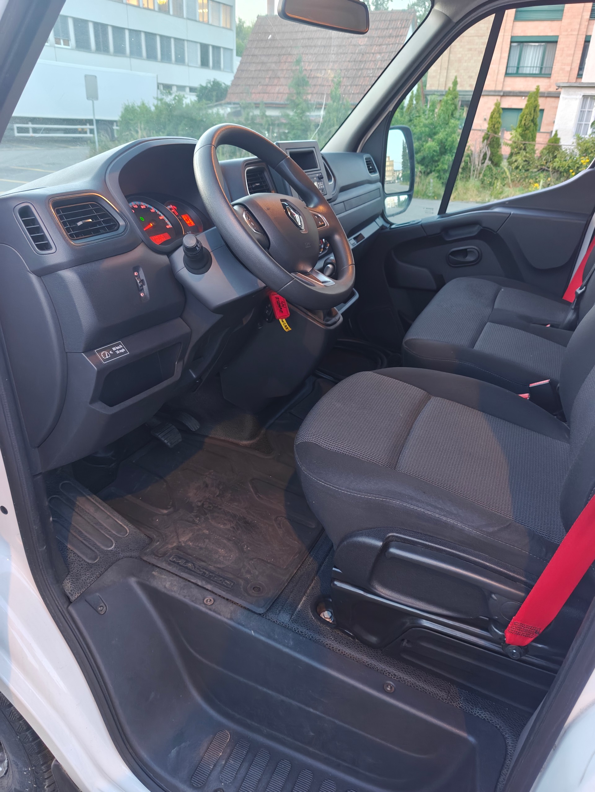 RENAULT E-Tech Electric EV52-image-12