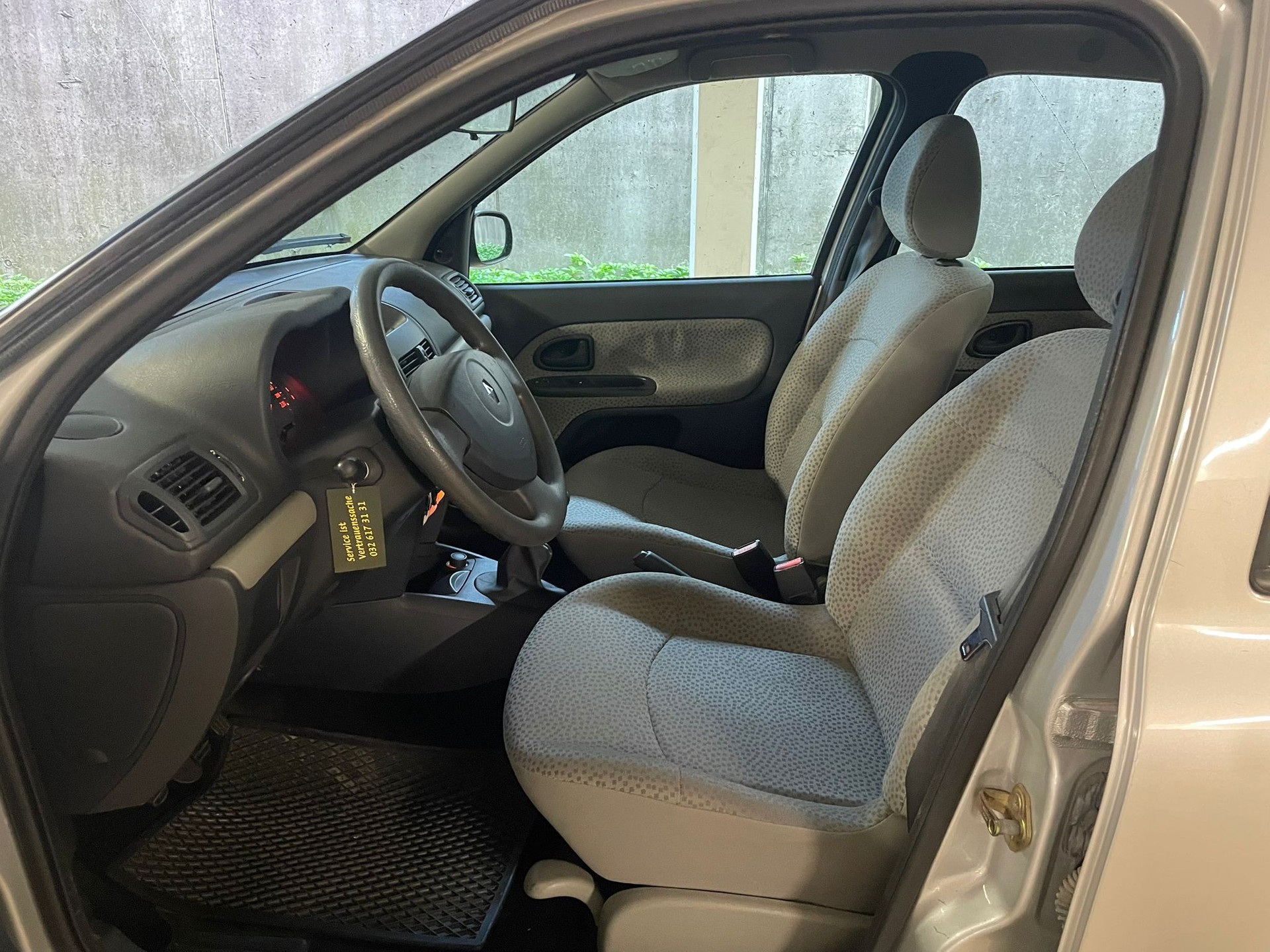 RENAULT Clio 1.2 16V Authentique Pack-image-9