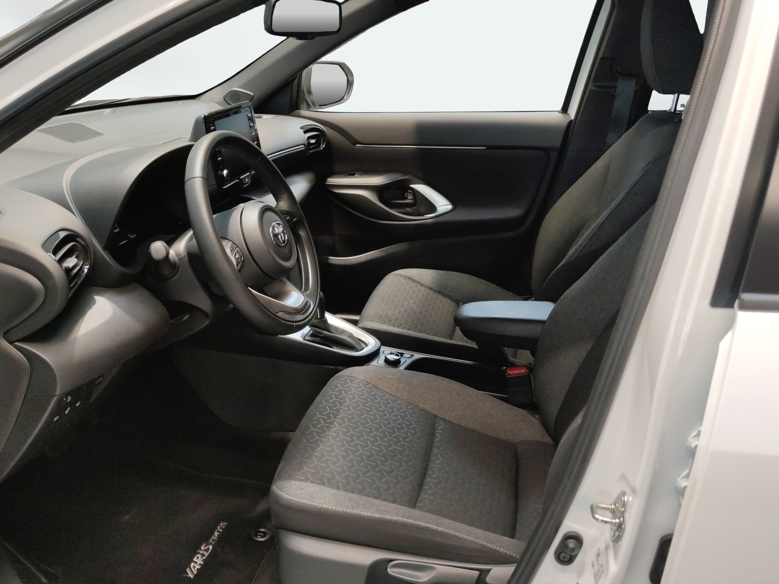 TOYOTA Yaris Cross 1.5 VVT-i HSD Trend AWD-i-image-9