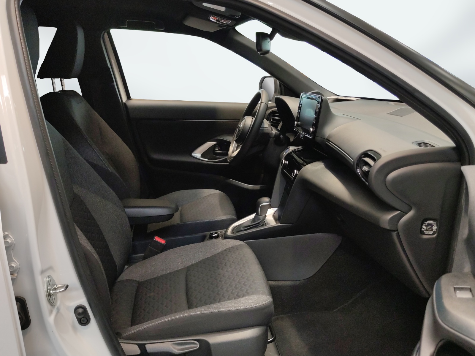 TOYOTA Yaris Cross 1.5 VVT-i HSD Trend AWD-i-image-18