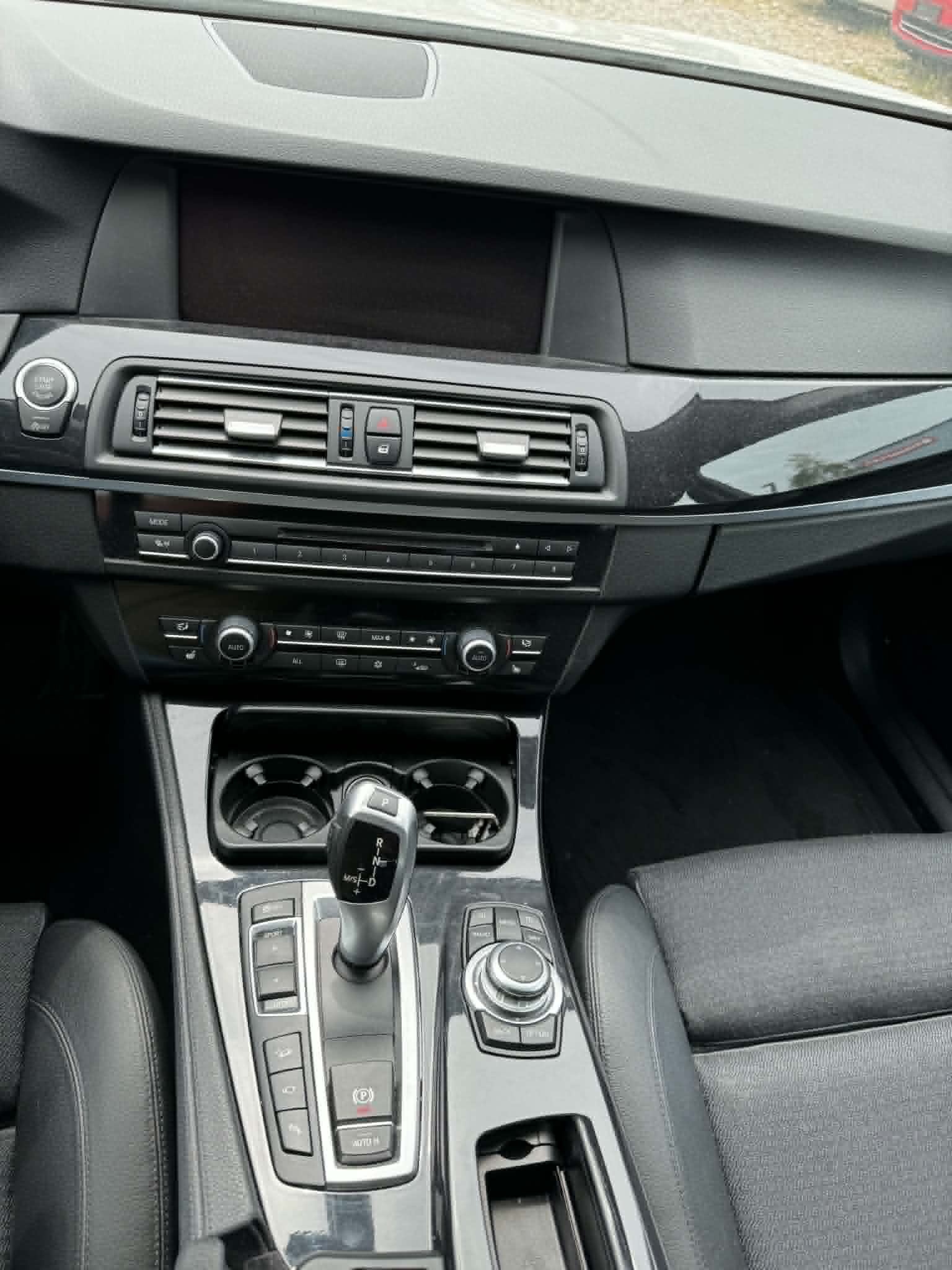 BMW 530d xDrive Touring Steptronic-image-6