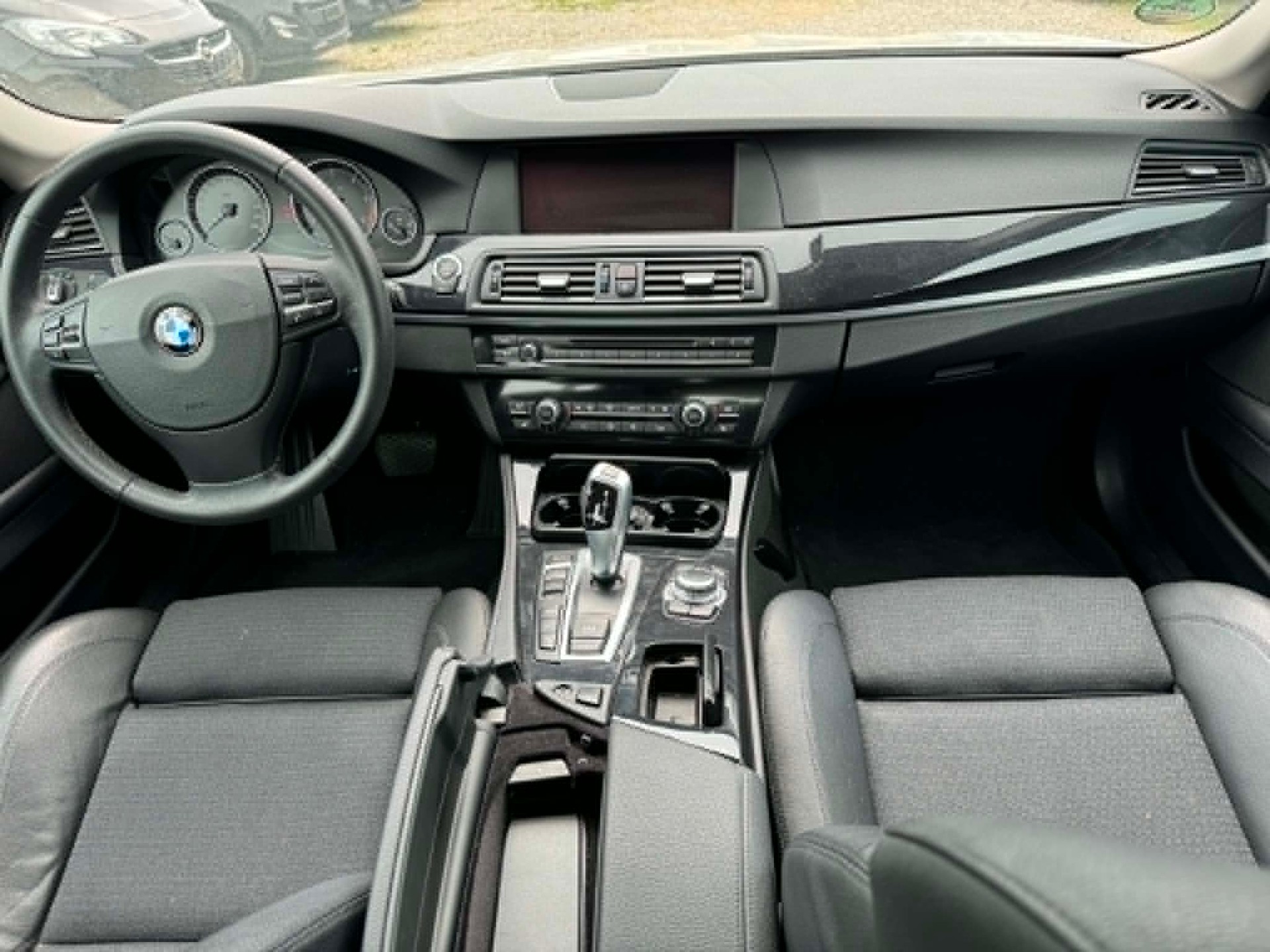 BMW 530d xDrive Touring Steptronic-image-2
