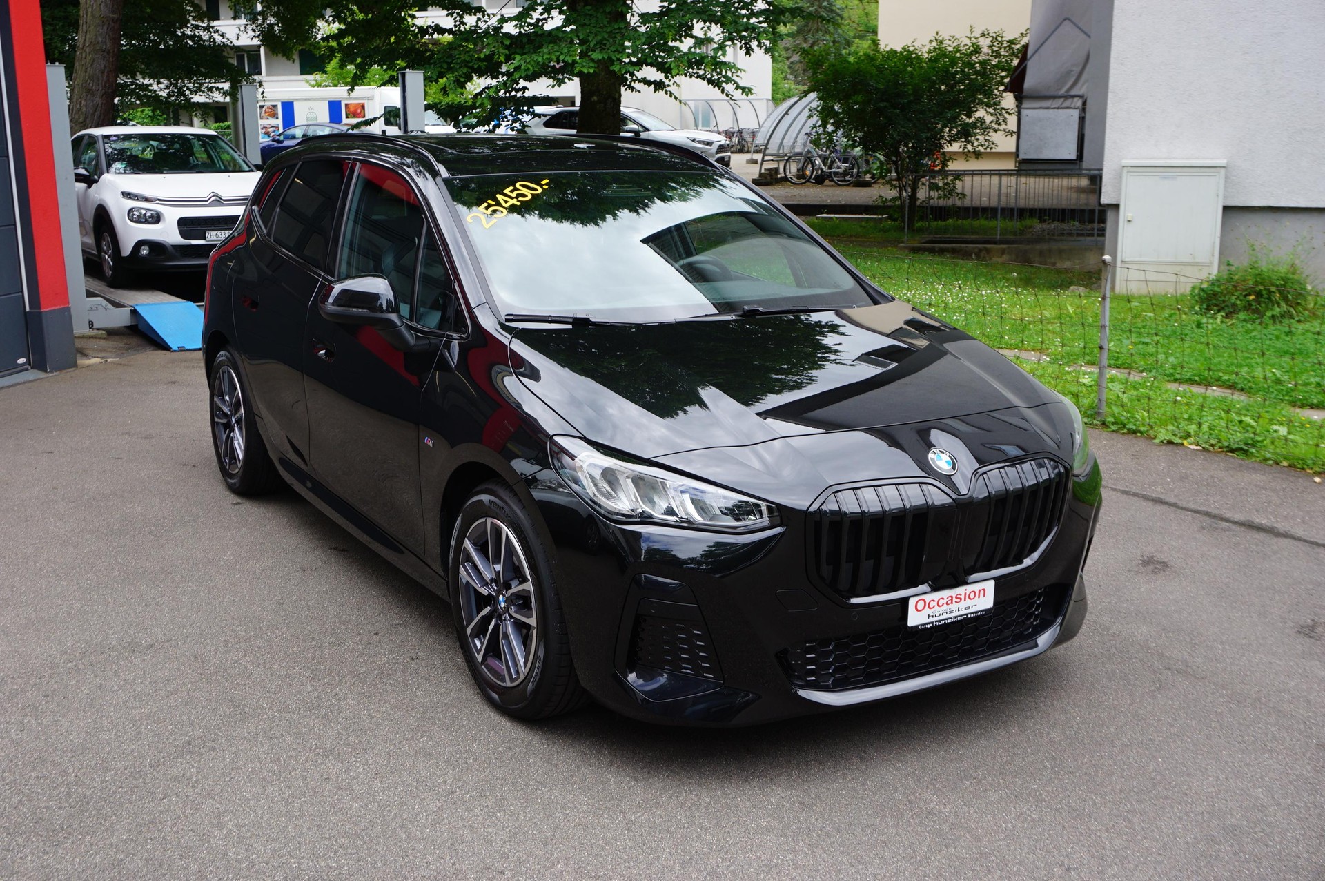 BMW 218d Active Tourer-image-0