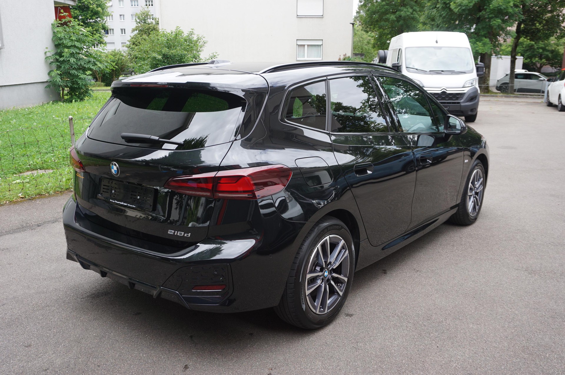 BMW 218d Active Tourer-image-1