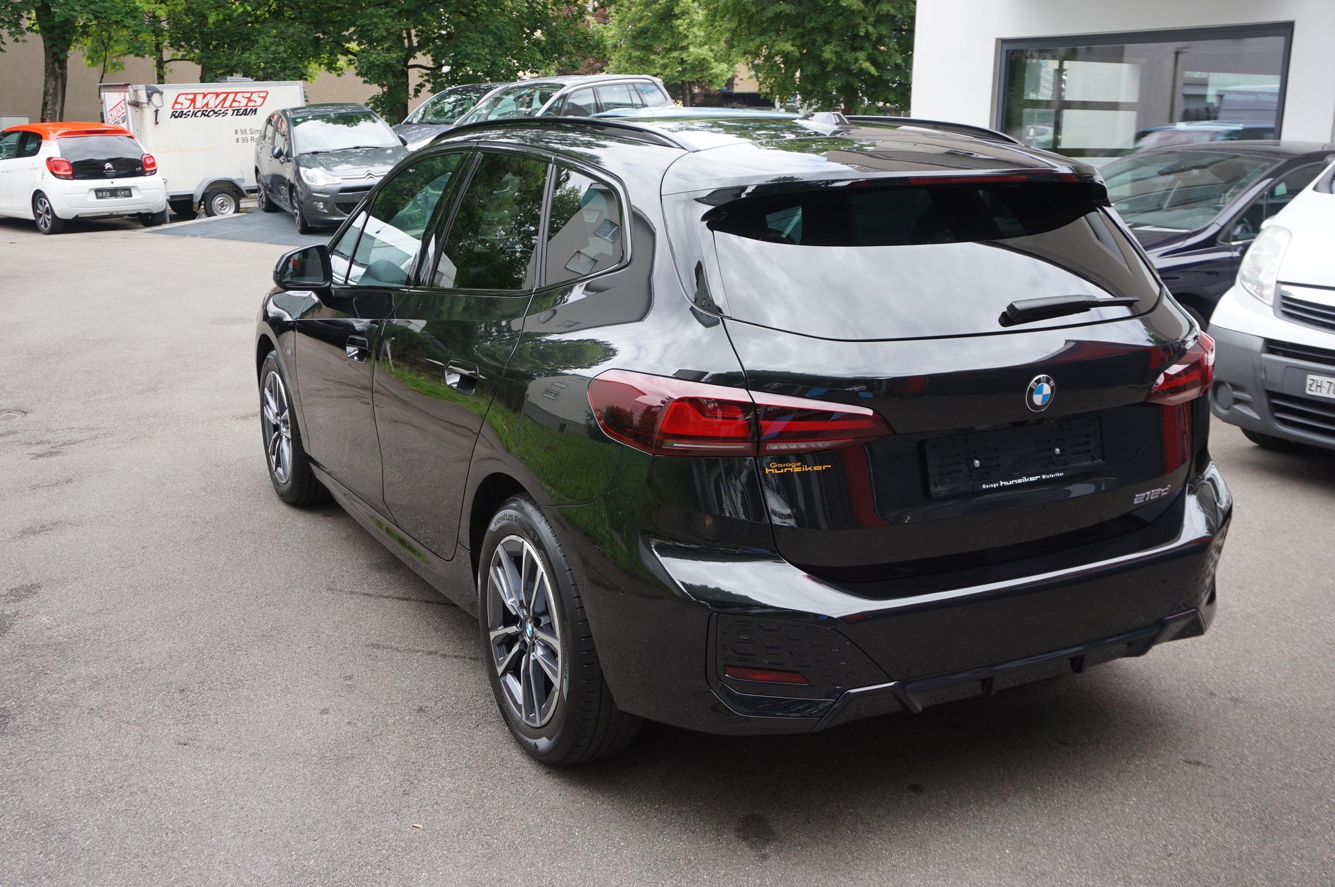 BMW 218d Active Tourer-image-2