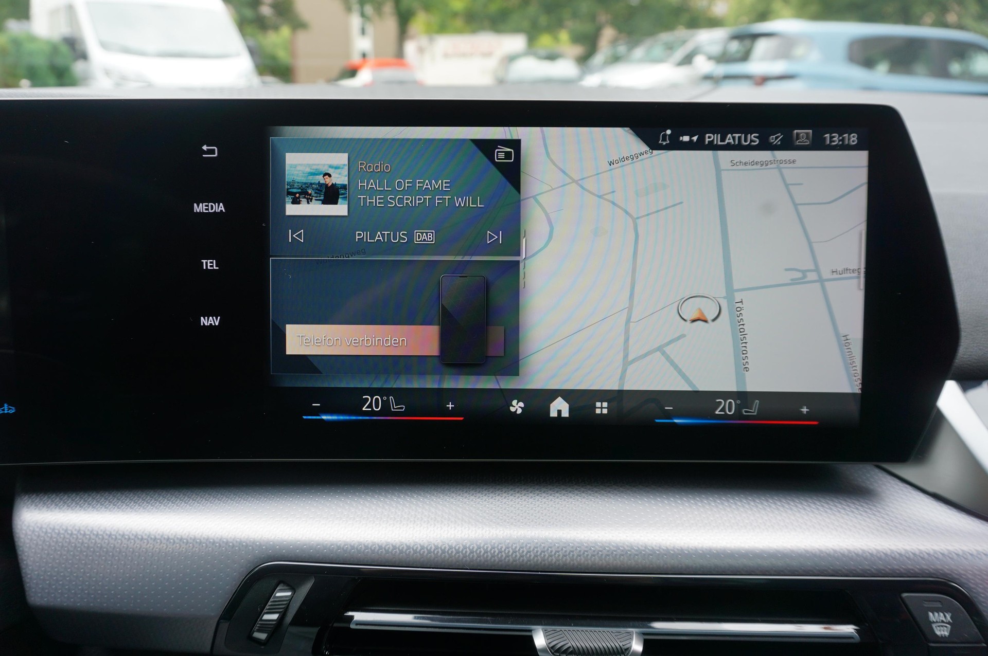 BMW 218d Active Tourer-image-12