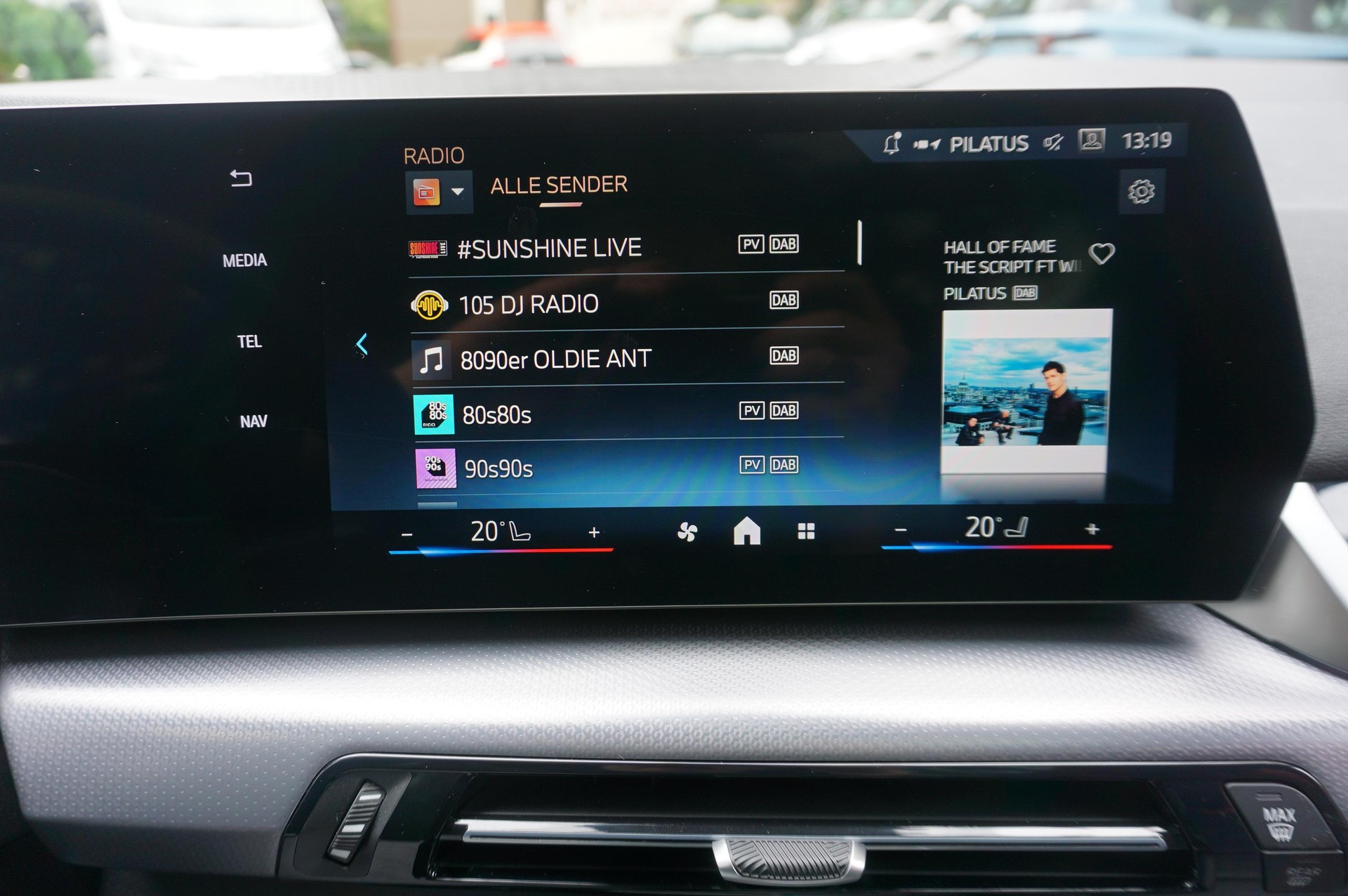 BMW 218d Active Tourer-image-13