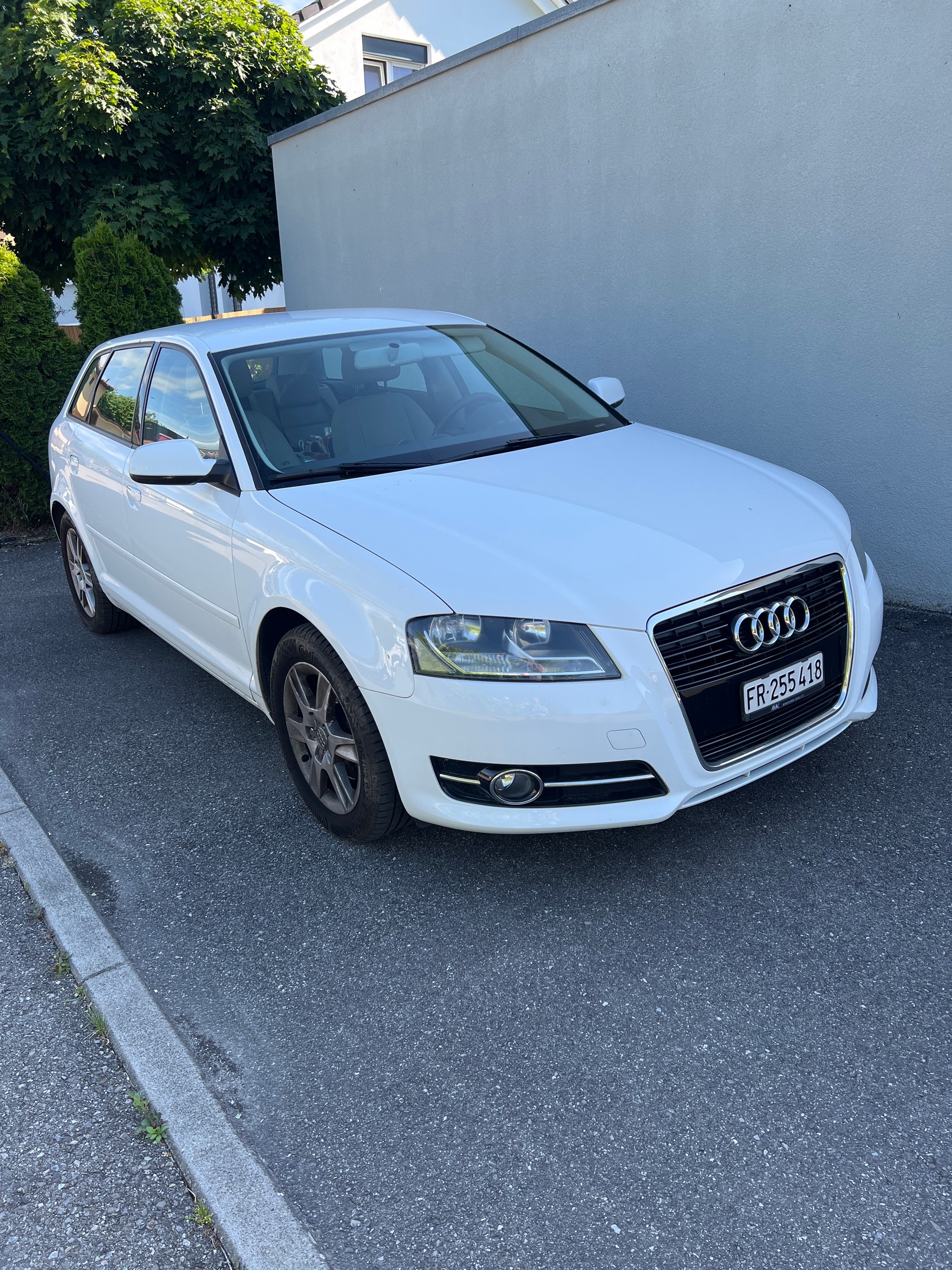 AUDI 1.4 T FSI Attraction-image-2