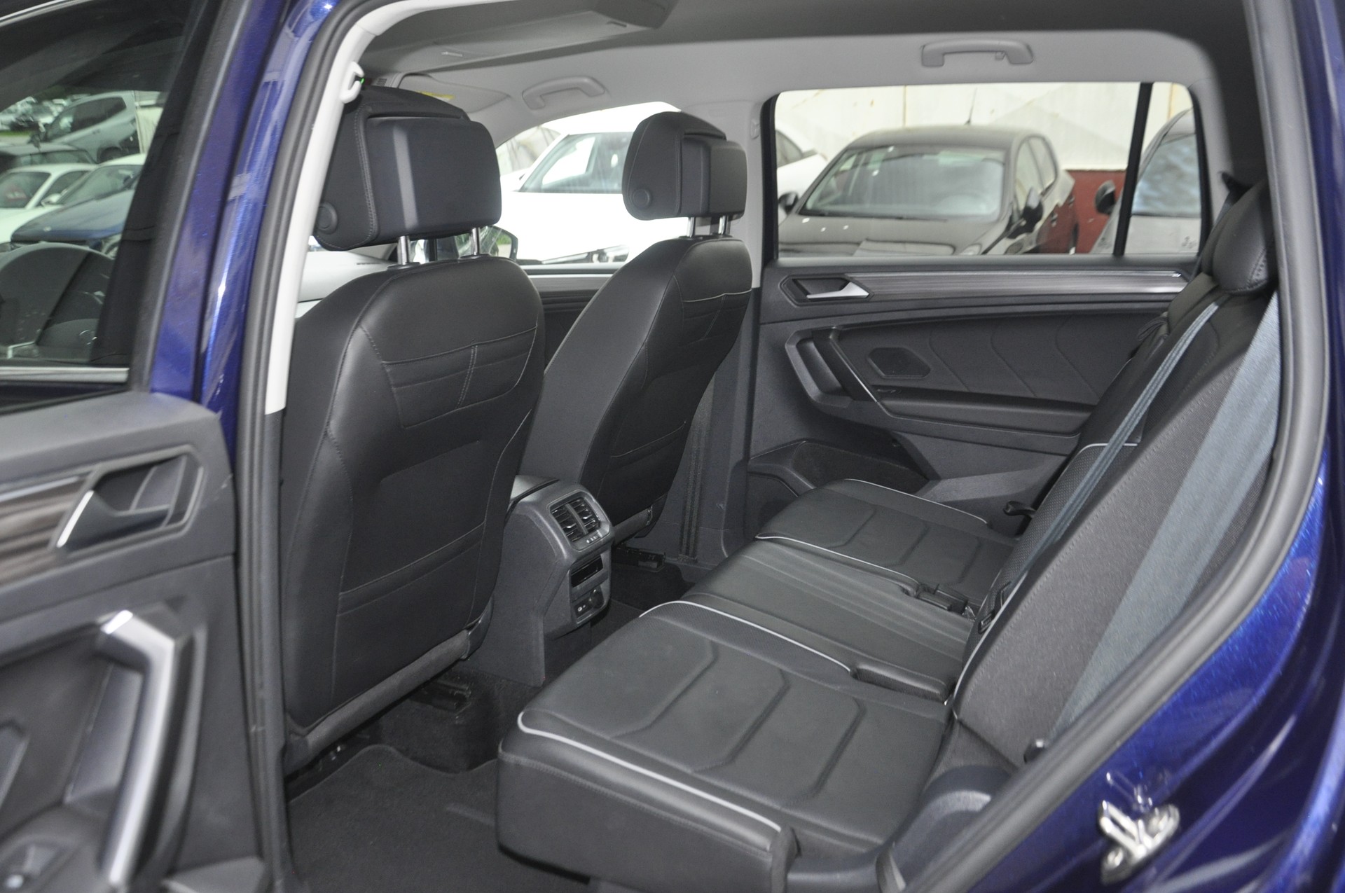 VW Tiguan Allspace 2.0 TDI SCR Life 4Motion DSG I 7 Plätze-image-6