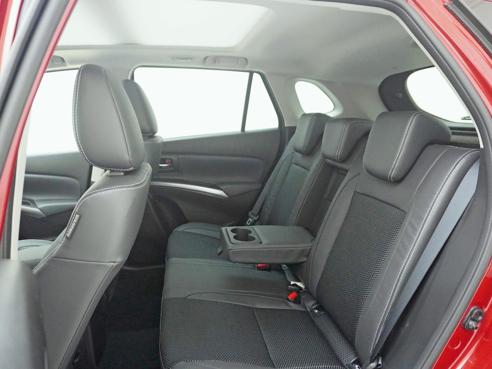 SUZUKI S-Cross 1.4 T Compact Top Hybrid 4x4-image-17