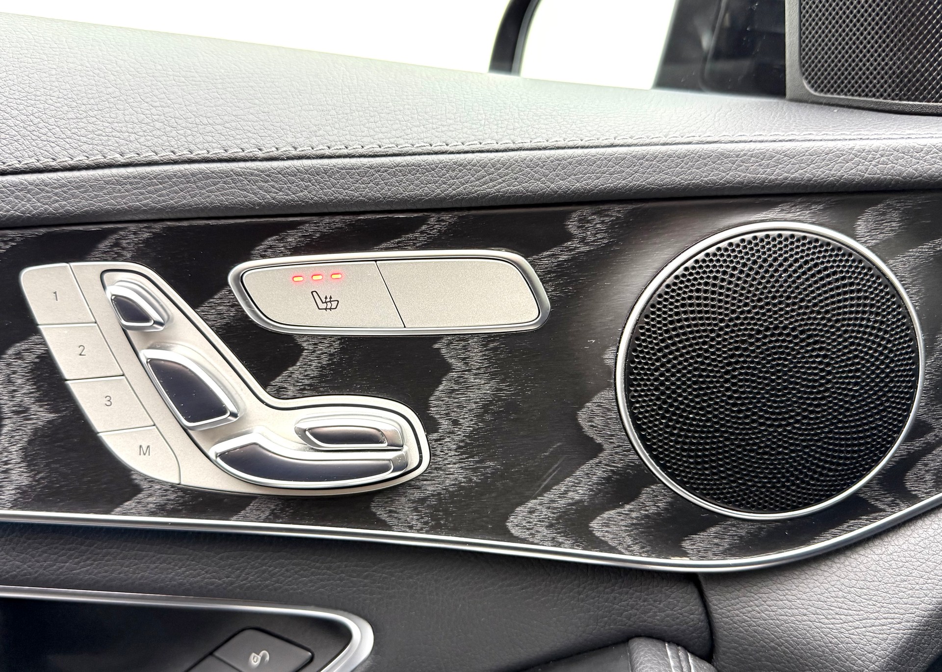 MERCEDES-BENZ C 250 d Swiss Star AMG Line 4Matic 9G-Tronic-image-14