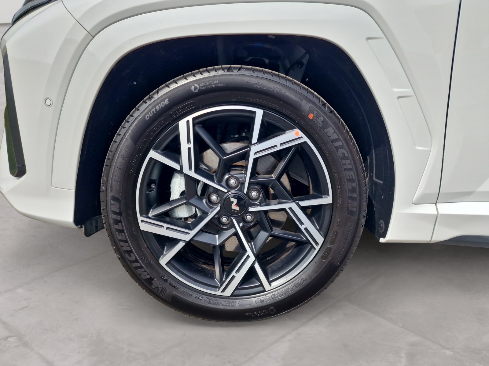 HYUNDAI Tucson 1.6 T-GDI N-Line MHEV 4x4 180PS Panorama-image-9