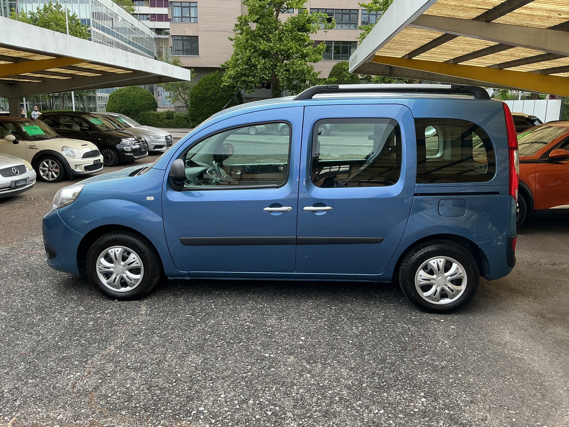 RENAULT Kangoo 1.2 16V Turbo Dynamique-image-0