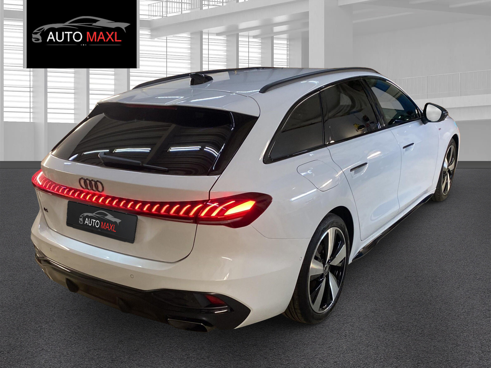 AUDI A5 Avant 2.0 TFSI S-tronic S-line-image-2