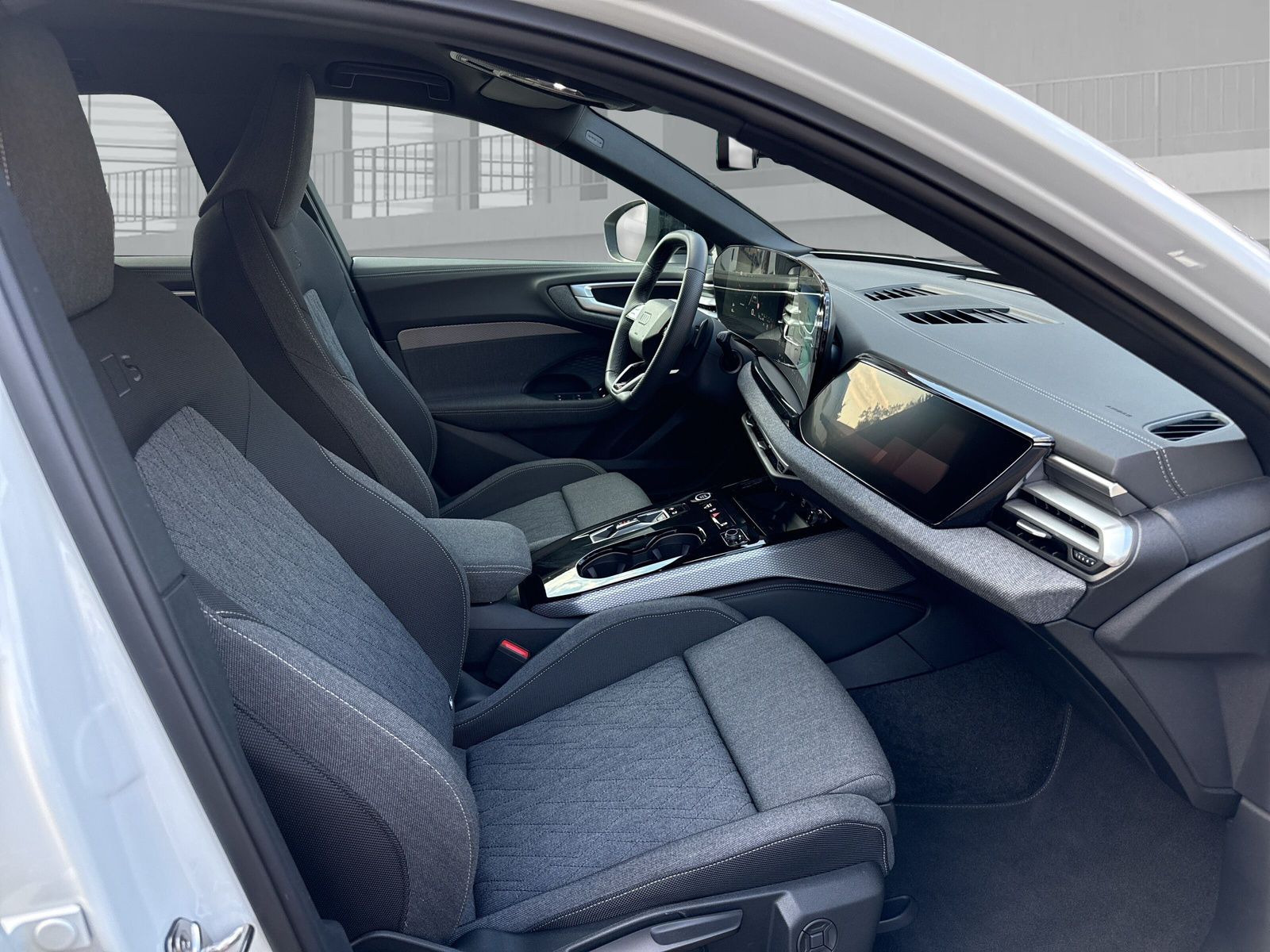 AUDI A5 Avant 2.0 TFSI S-tronic S-line-image-11