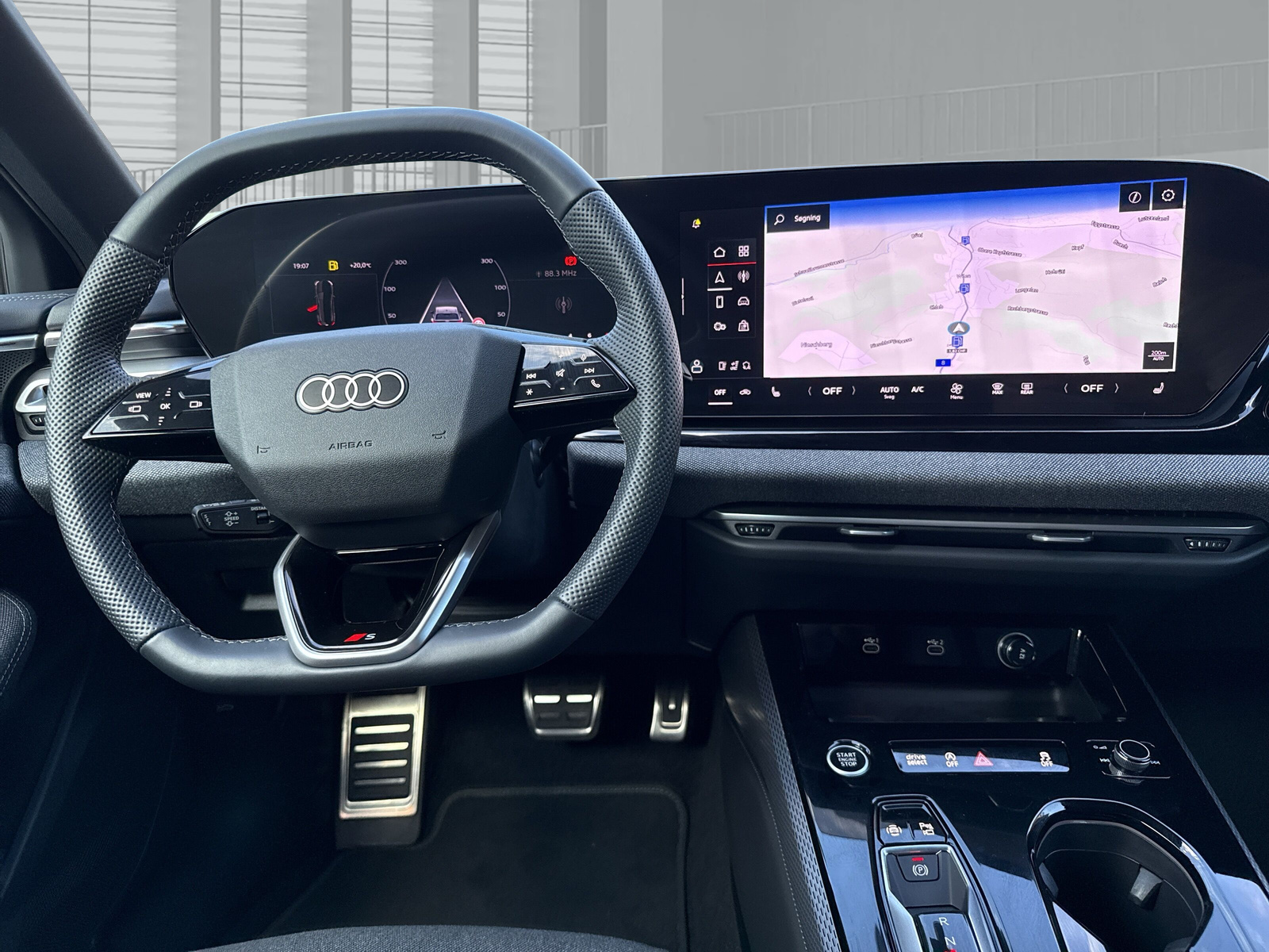 AUDI A5 Avant 2.0 TFSI S-tronic S-line-image-9