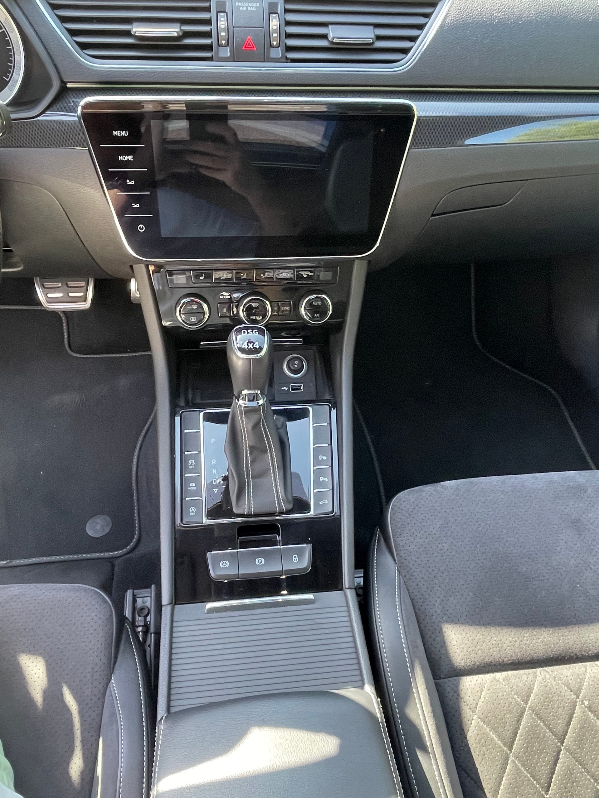 SKODA 2.0 TSI 280 SportLine 4x4 DSG-image-8