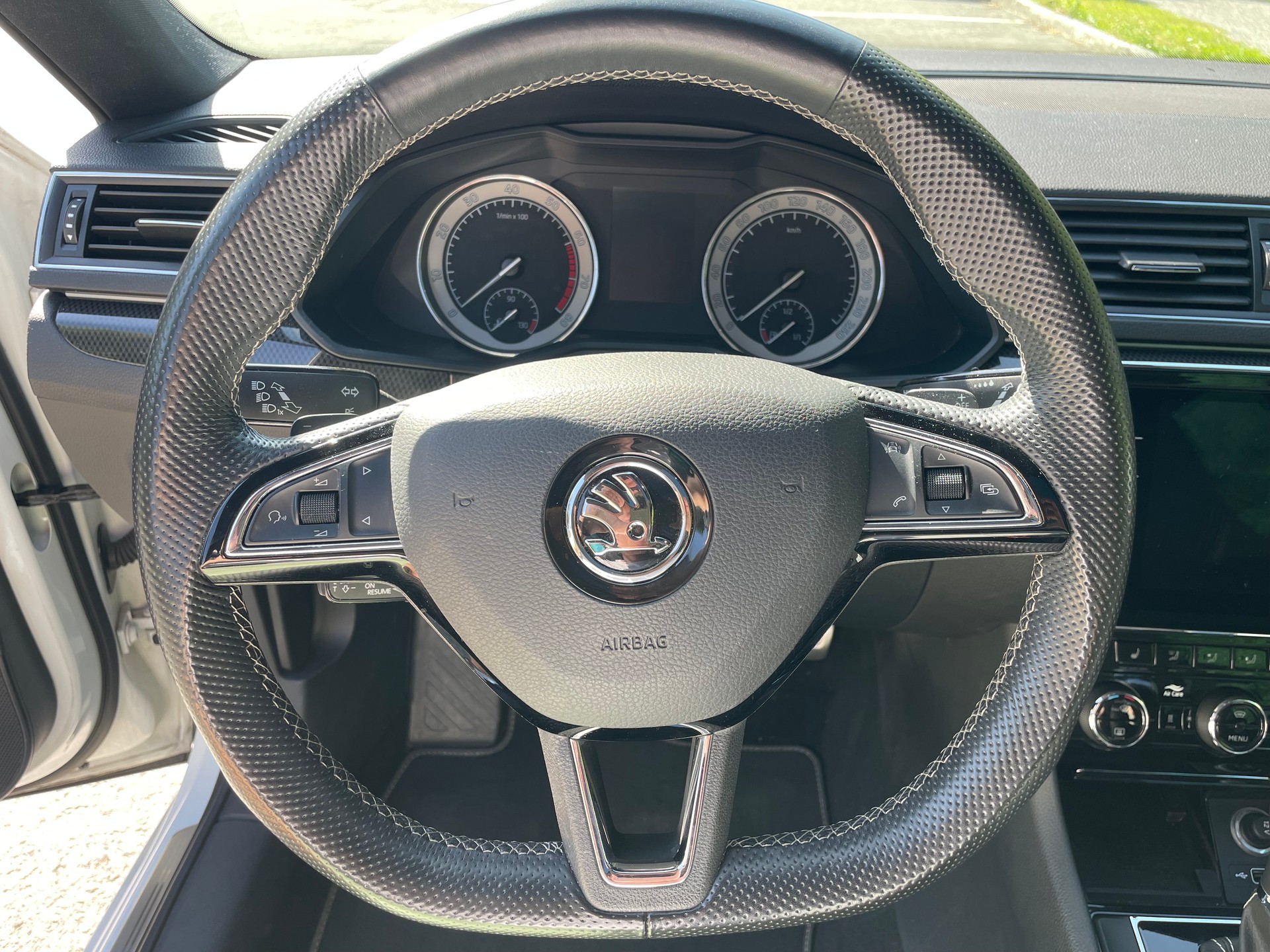SKODA 2.0 TSI 280 SportLine 4x4 DSG-image-7