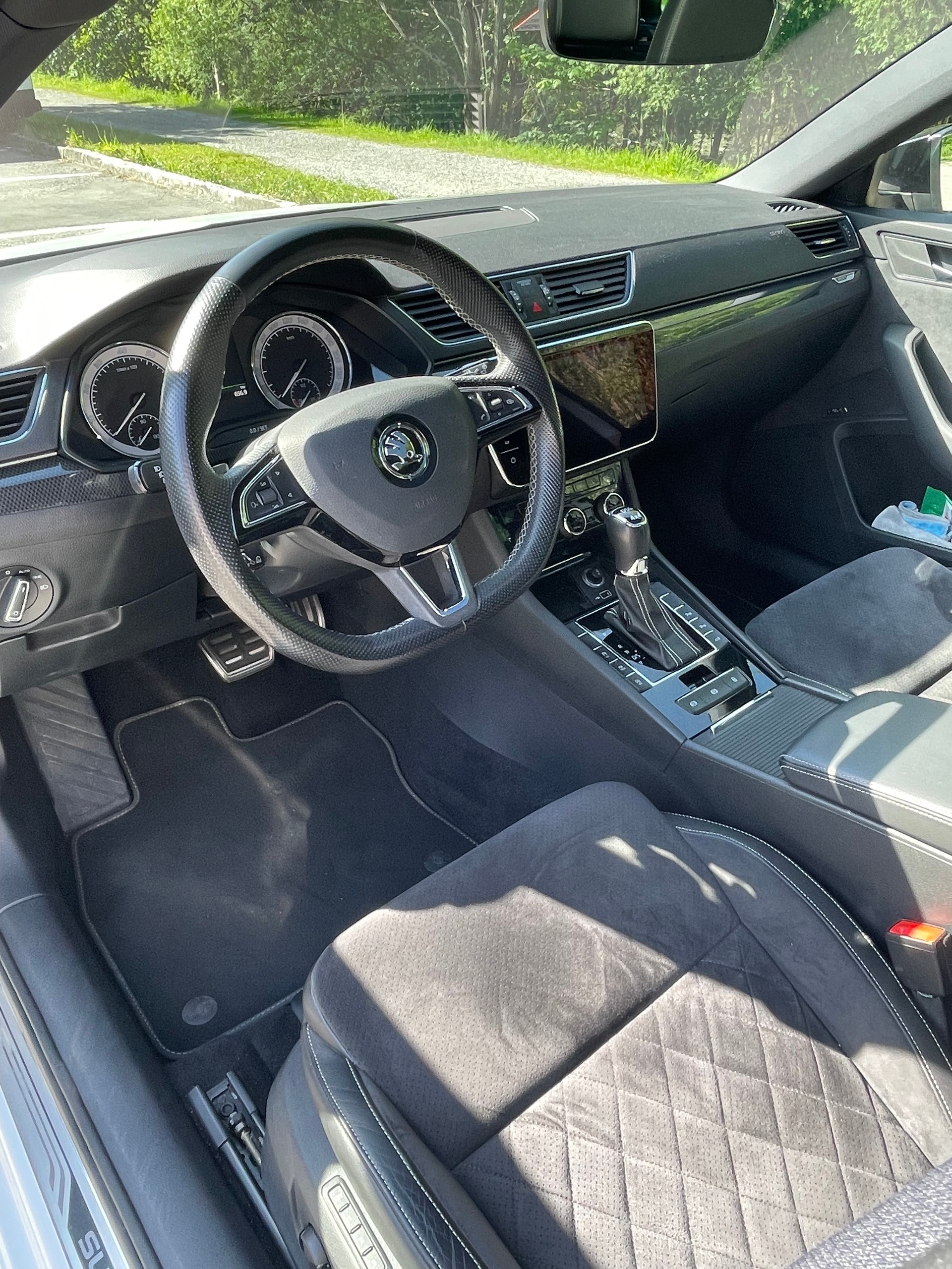 SKODA 2.0 TSI 280 SportLine 4x4 DSG-image-3