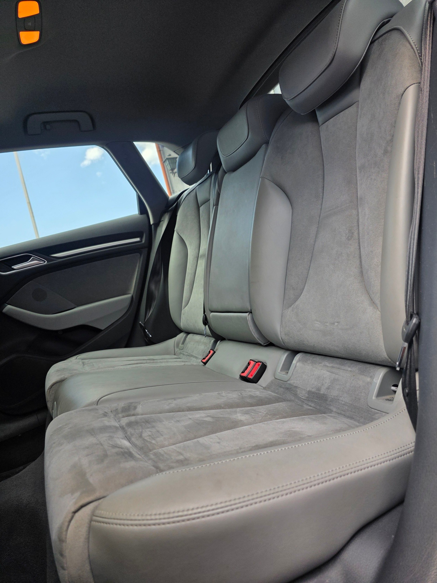 AUDI A3 Sportback 2.0 TDI S-tronic quattro-image-12