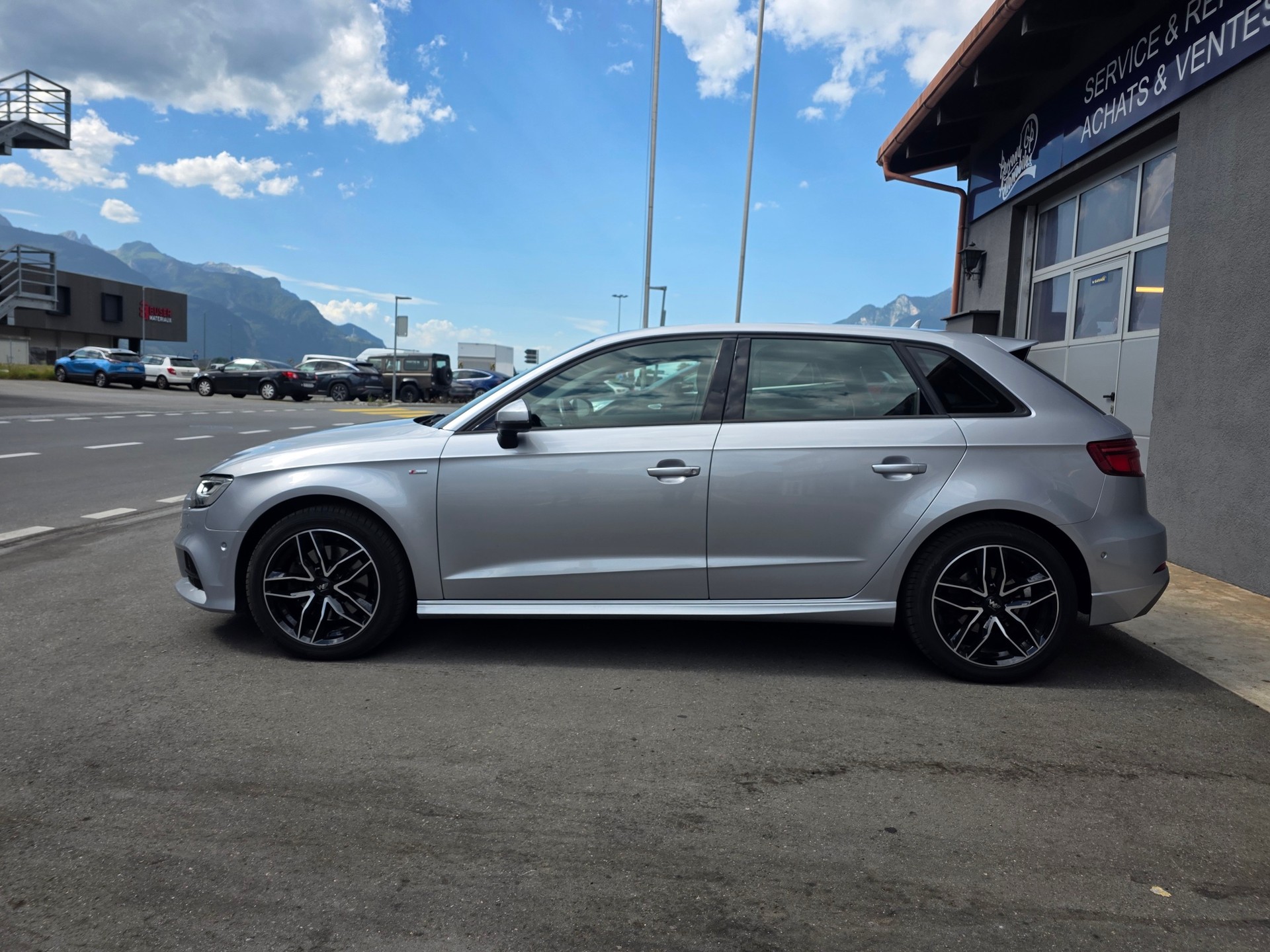 AUDI A3 Sportback 2.0 TDI S-tronic quattro-image-1