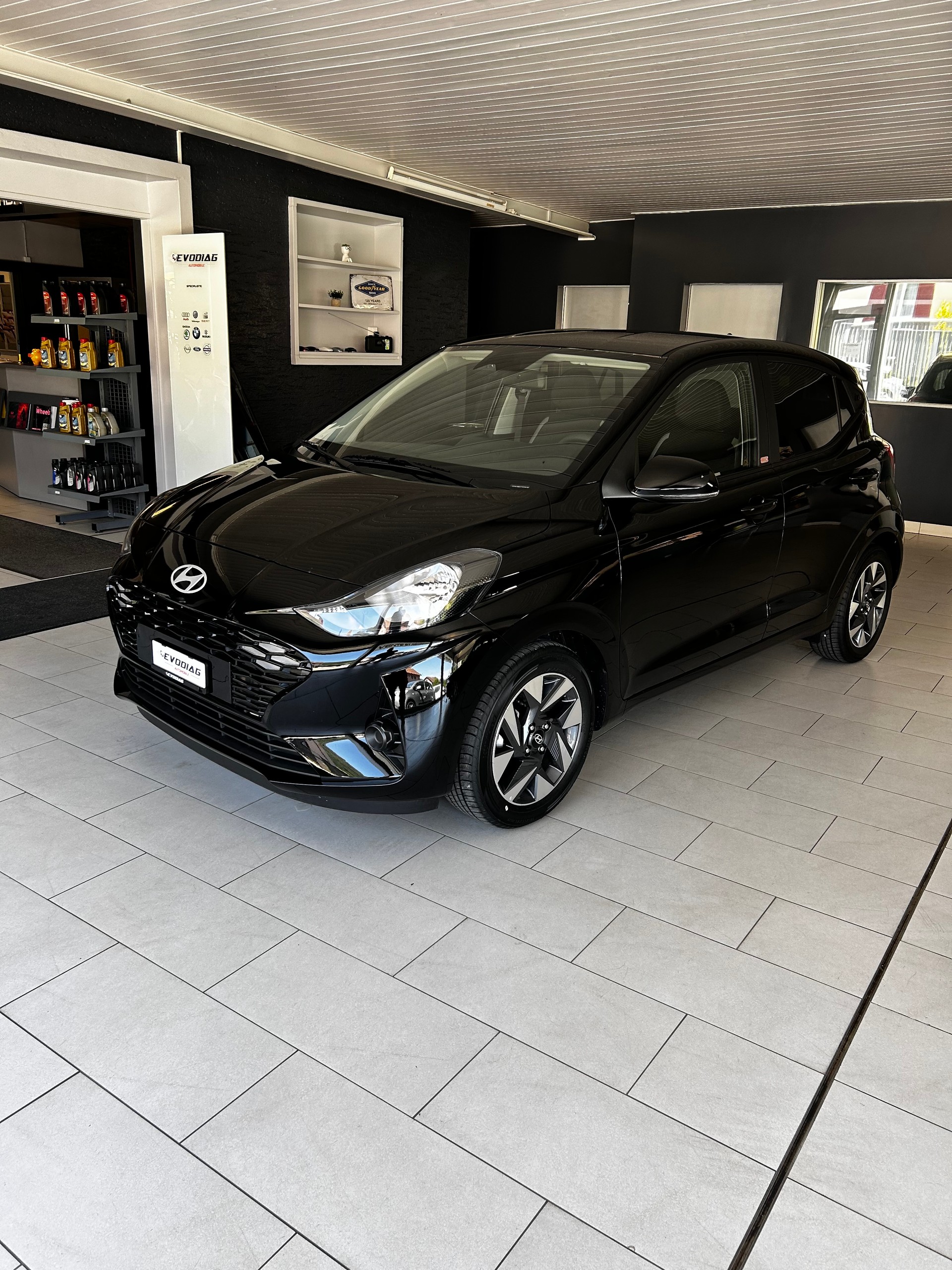 HYUNDAI i10 1.2 Amplia Aut.-image-2