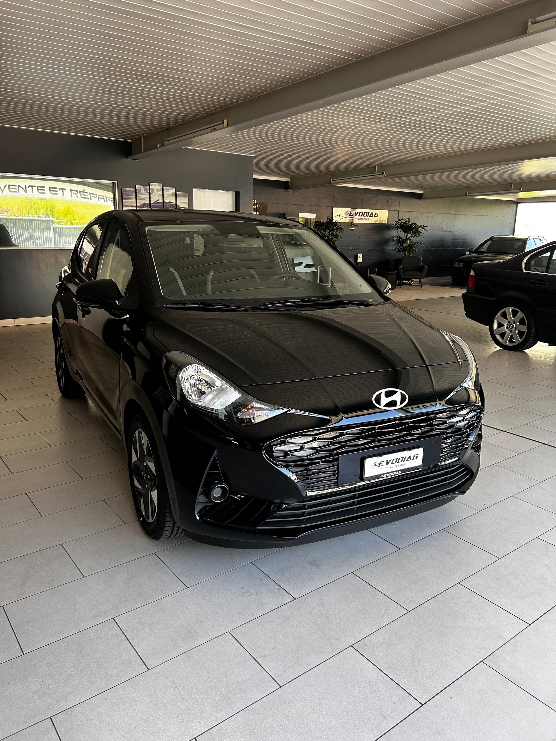 HYUNDAI i10 1.2 Amplia Aut.-image-0