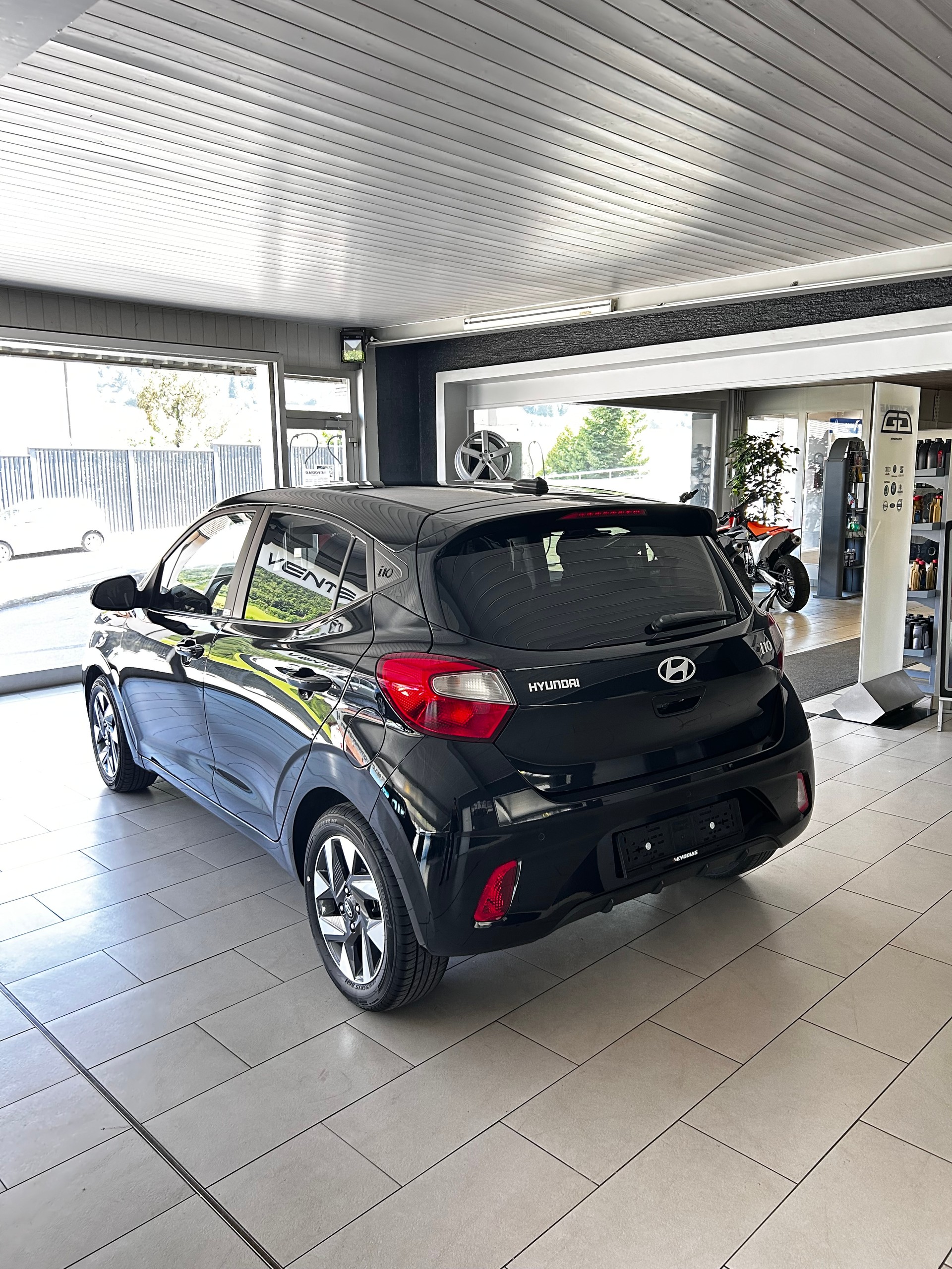 HYUNDAI i10 1.2 Amplia Aut.-image-4