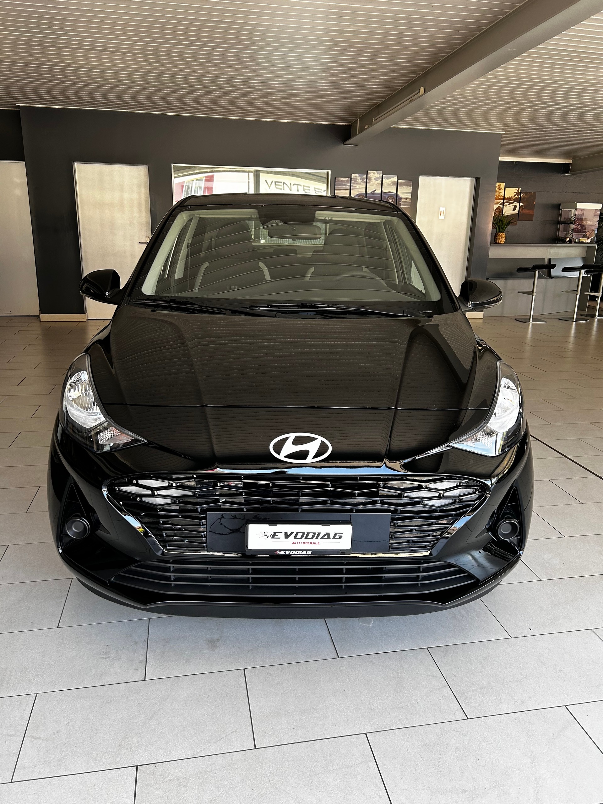 HYUNDAI i10 1.2 Amplia Aut.-image-1