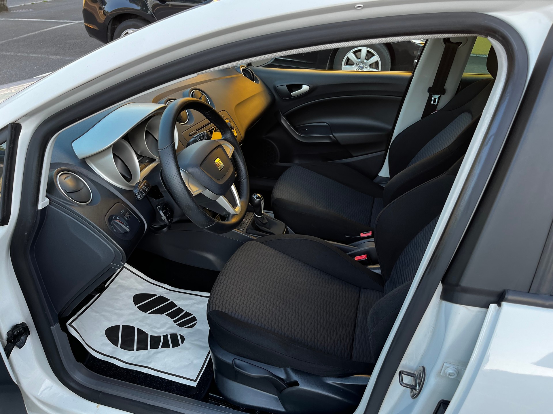 SEAT Ibiza ST 1.6 TDI Style-image-6