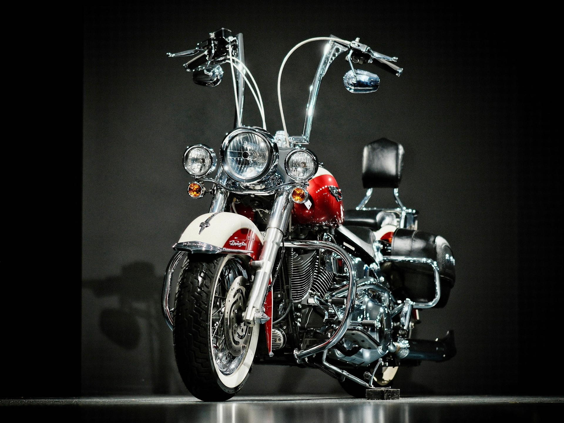 HARLEY-DAVIDSON FLSTN Softail Deluxe ABS-showroom-element-3