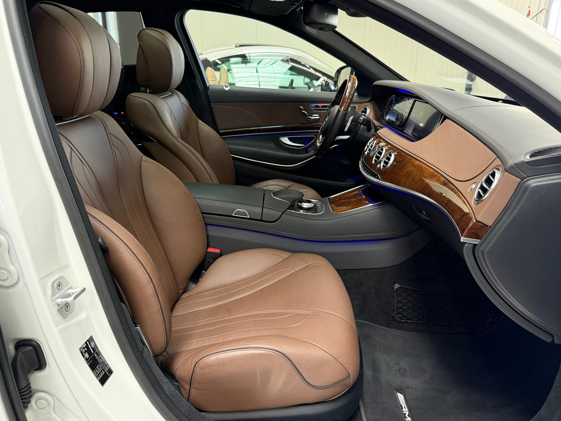 MERCEDES-BENZ S 350 L AMG-Line BlueTEC 4Matic 7G-Tronic-image-28