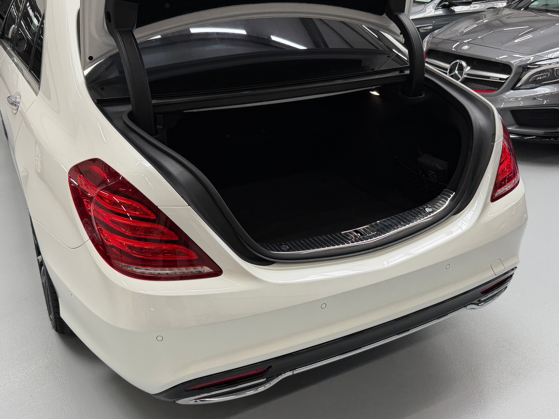 MERCEDES-BENZ S 350 L AMG-Line BlueTEC 4Matic 7G-Tronic-image-24