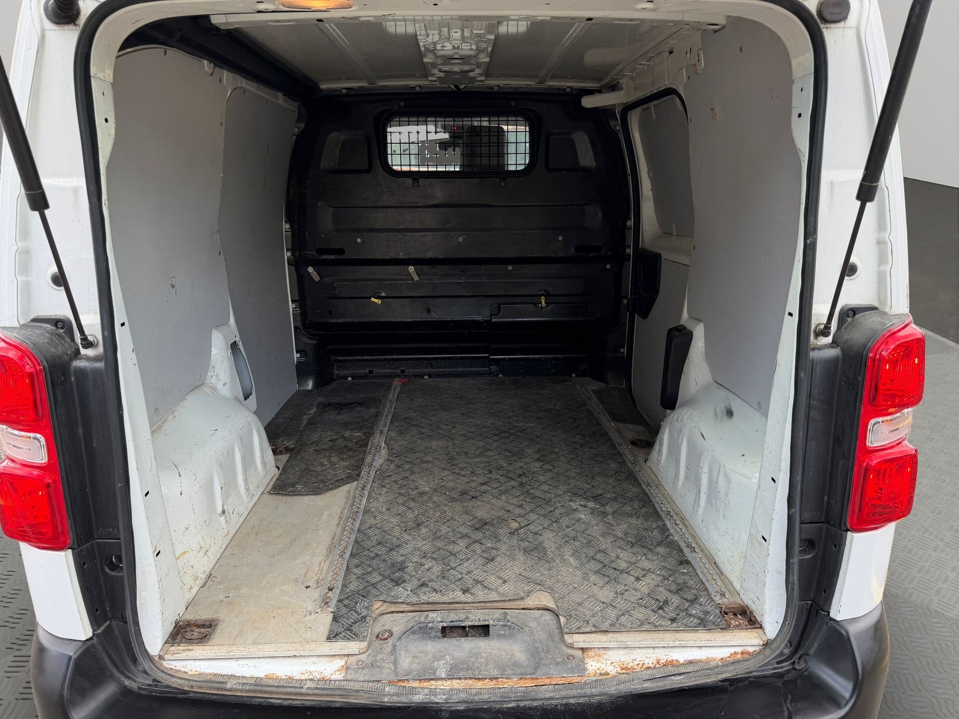 PEUGEOT Expert 1.6 BlueHDi 115 S&S Active Compact-image-8