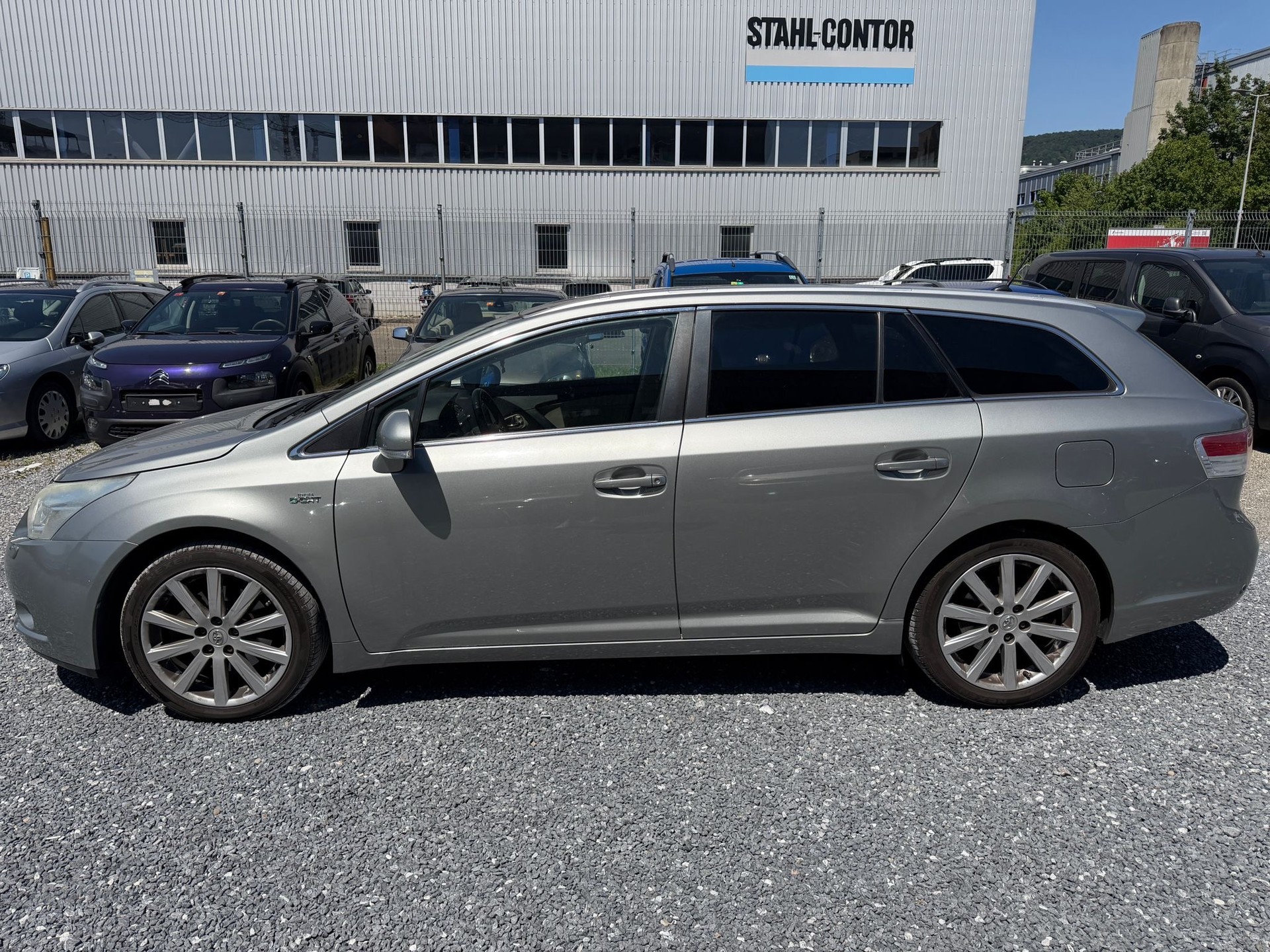 TOYOTA Avensis Sportswagon 2.2D-CAT Linea Sol Premium-image-3