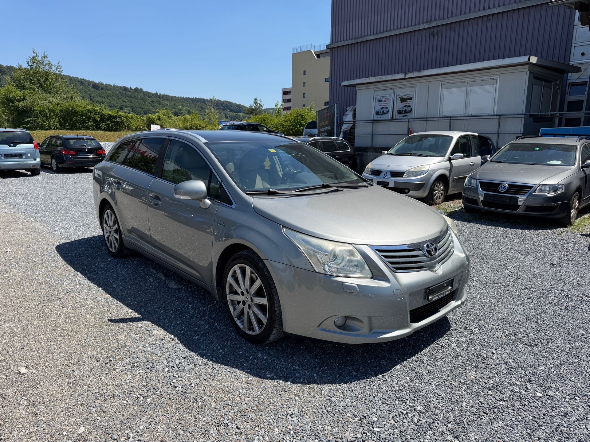 TOYOTA Avensis Sportswagon 2.2D-CAT Linea Sol Premium-image-5