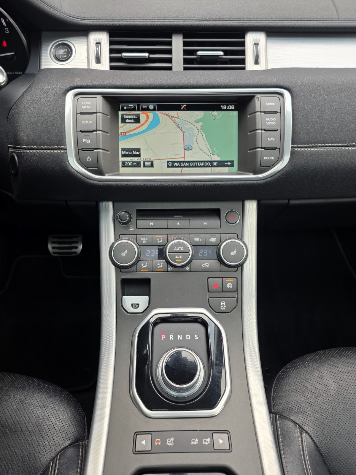 LAND ROVER Range Rover Evoque 2.2 SD4 Pure AT9-image-10