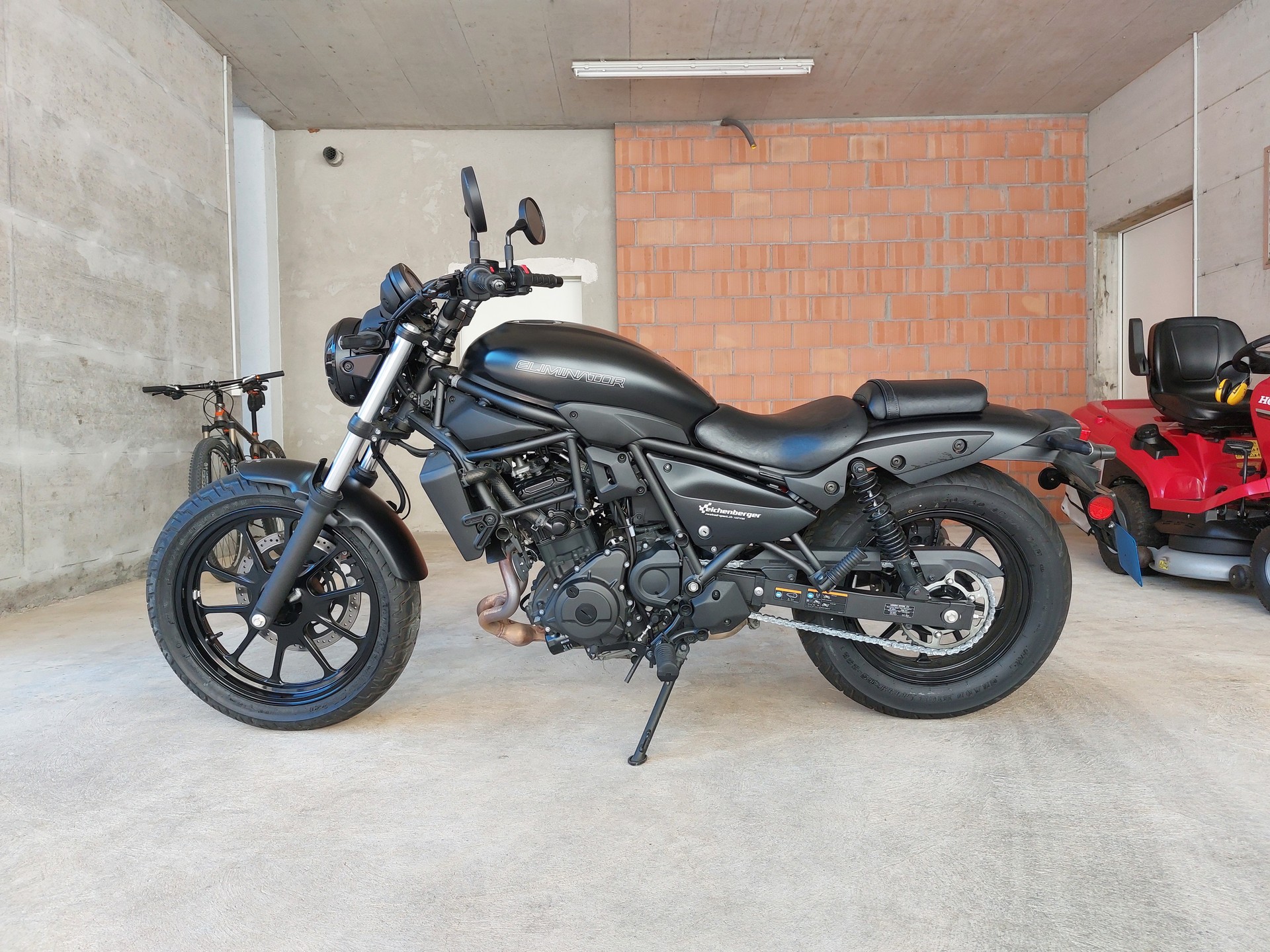 KAWASAKI Eliminator 500