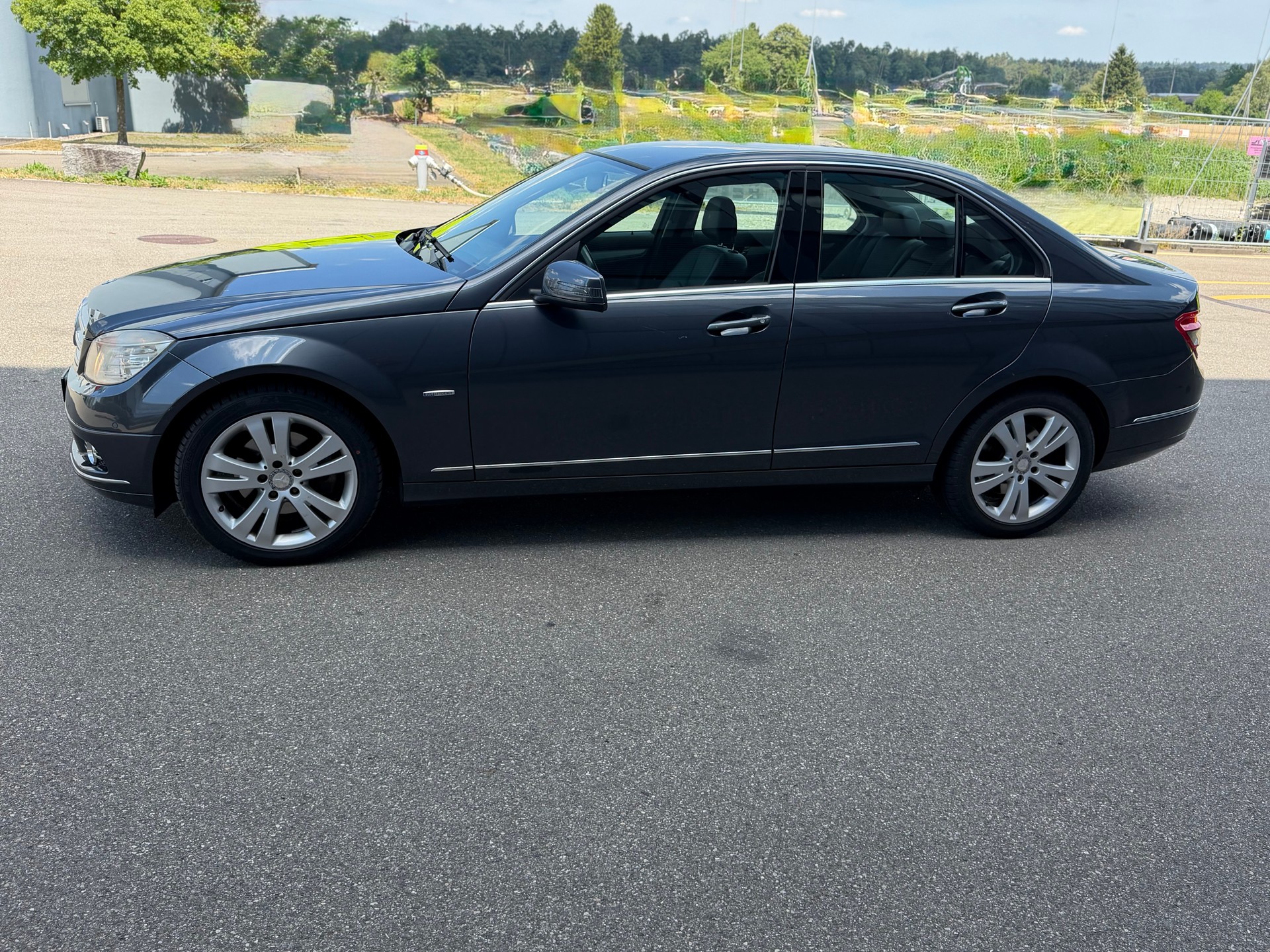 MERCEDES-BENZ C 200 CGI BlueEfficiency Avantgarde Automatic-image-17