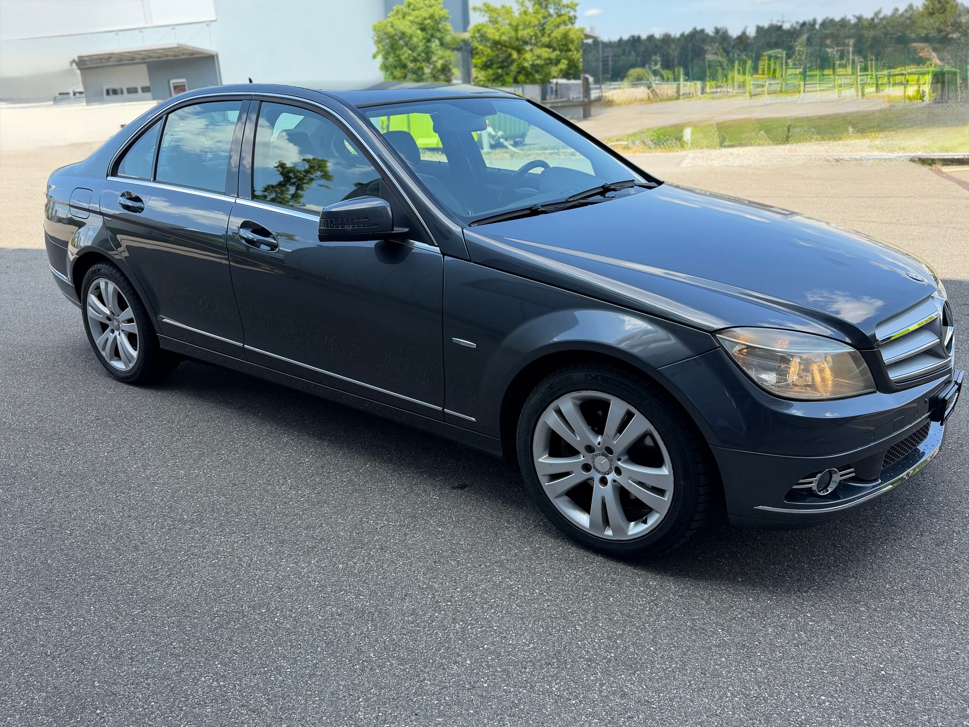 MERCEDES-BENZ C 200 CGI BlueEfficiency Avantgarde Automatic-image-3