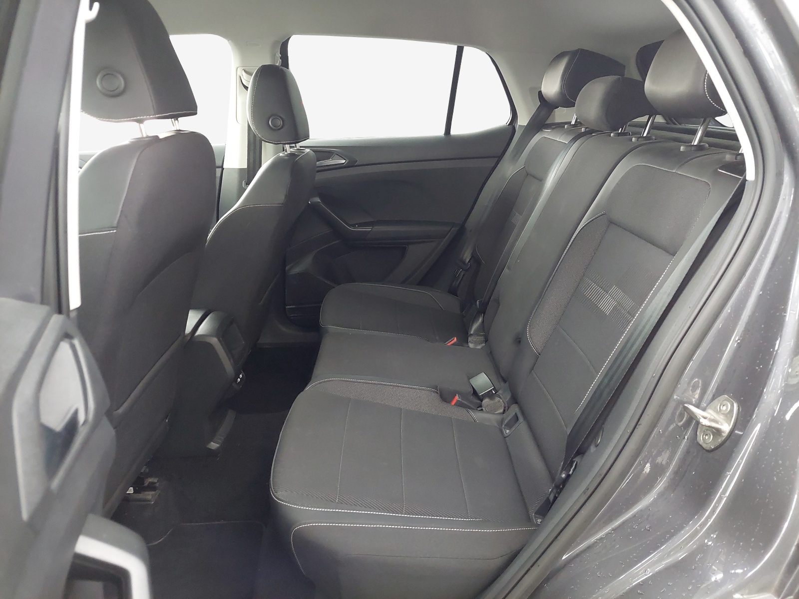 VW T-Cross 1.0 TSI Life DSG-image-11