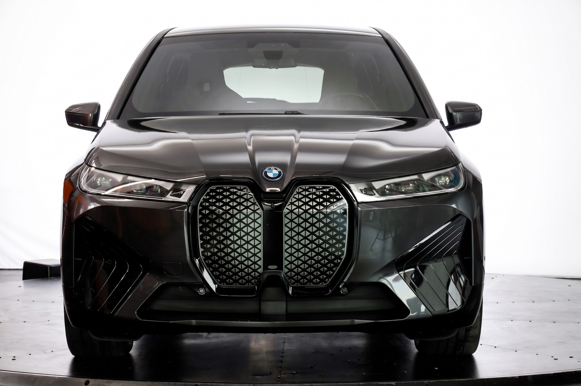 BMW iX xDrive50-image-1