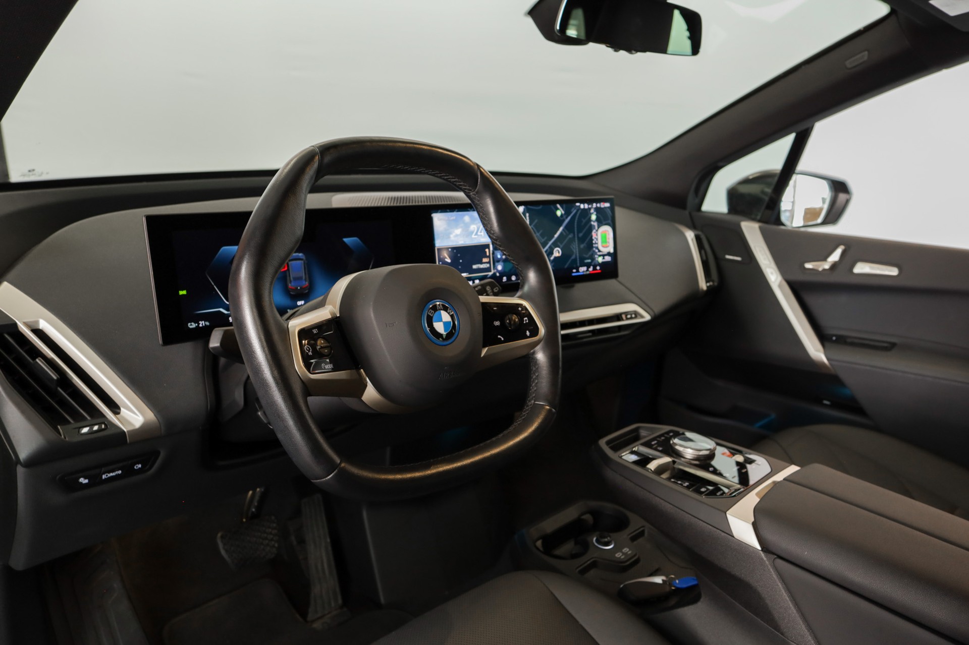 BMW iX xDrive50-image-7