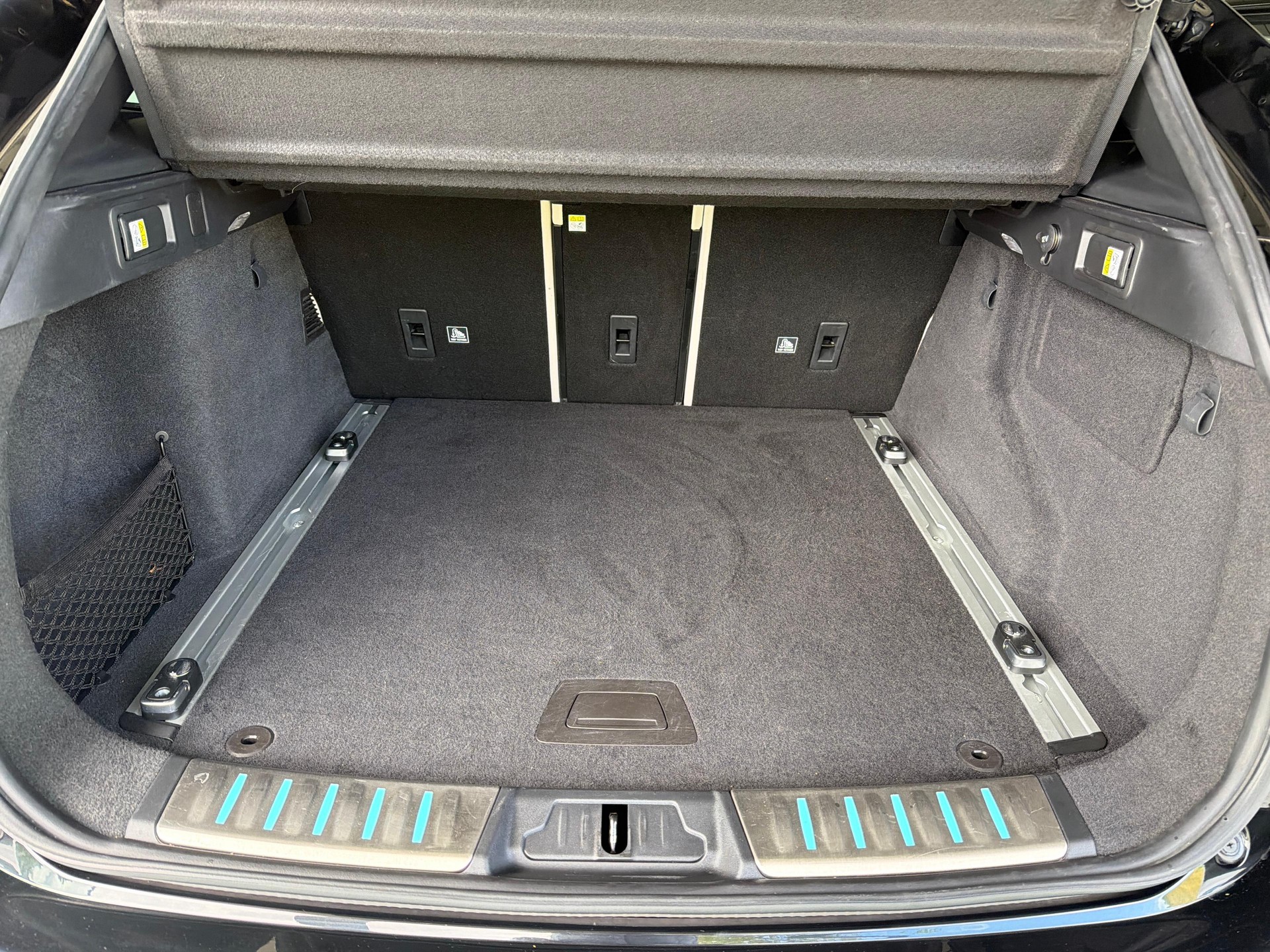 JAGUAR F-Pace 5.0 V8 SVR AWD 550PS-image-11