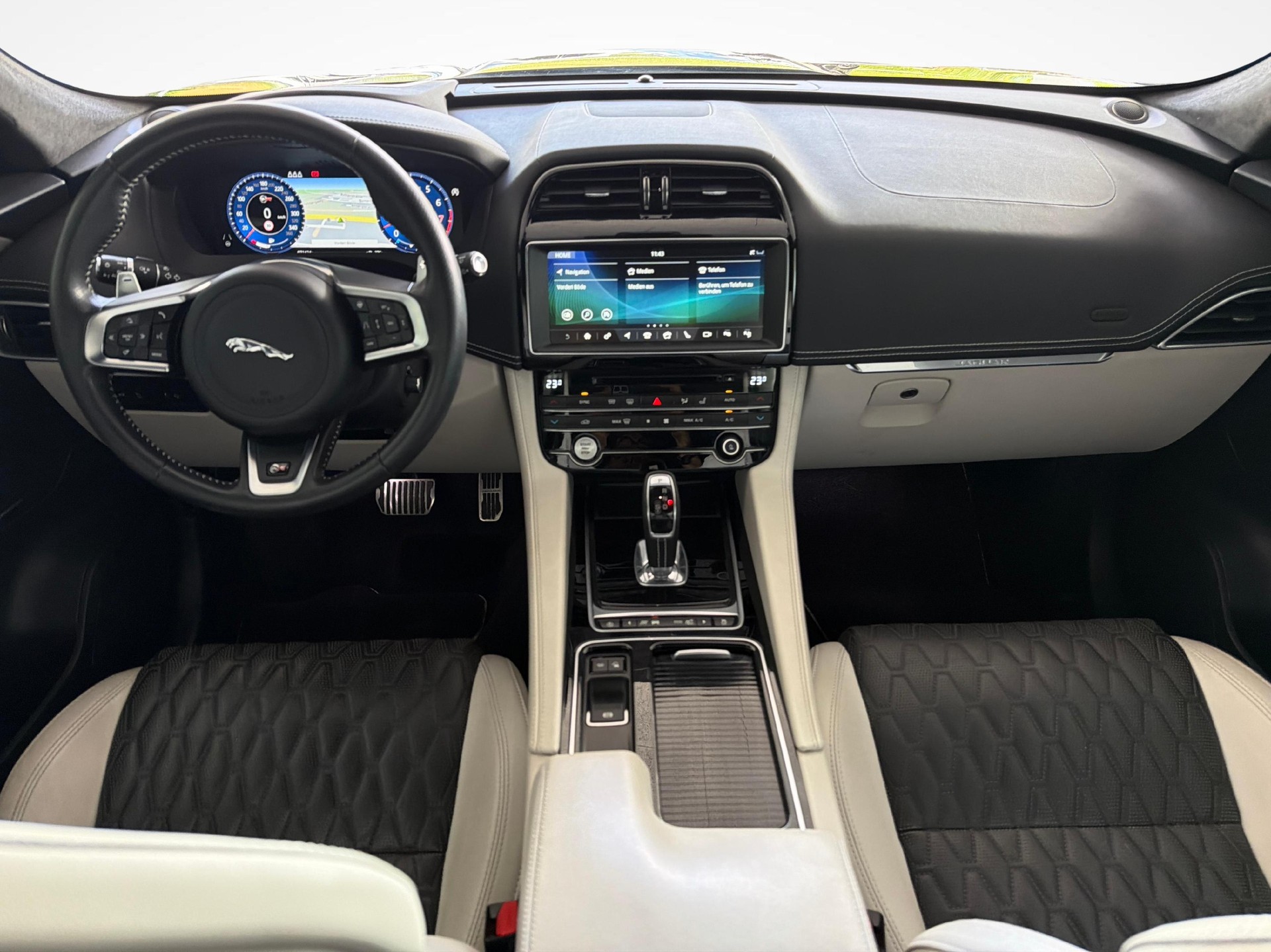 JAGUAR F-Pace 5.0 V8 SVR AWD 550PS-image-8