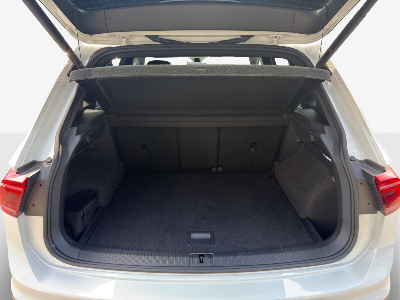 VW Tiguan 2.0TSI R-Line 4Motion DSG-image-12