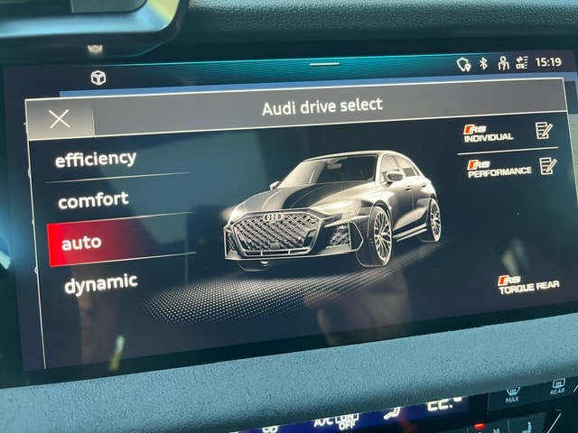 AUDI RS3 Sportback 2.5 TSI quattro S-tronic-image-15